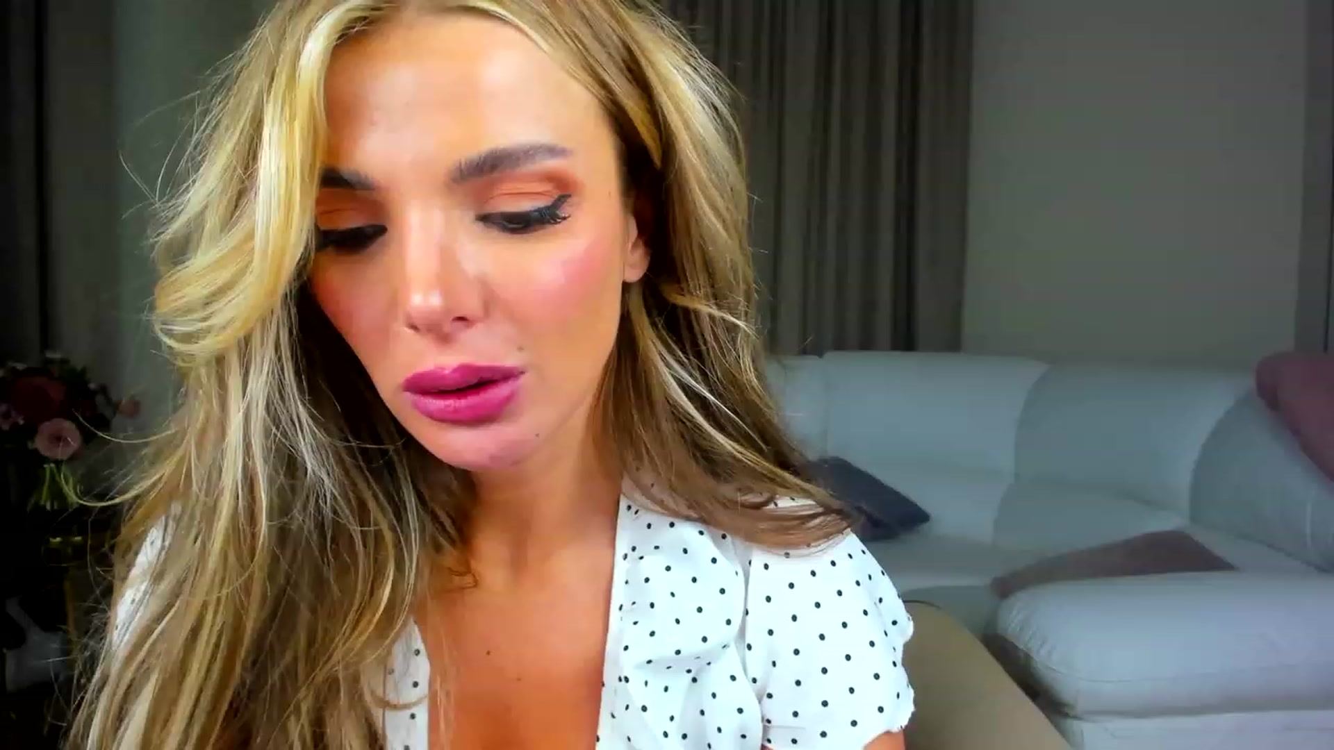 Gallery image thumbnail from ChloeJakson's myfreecams stream on, 12/12/2022, 19:35 image 8 of 20