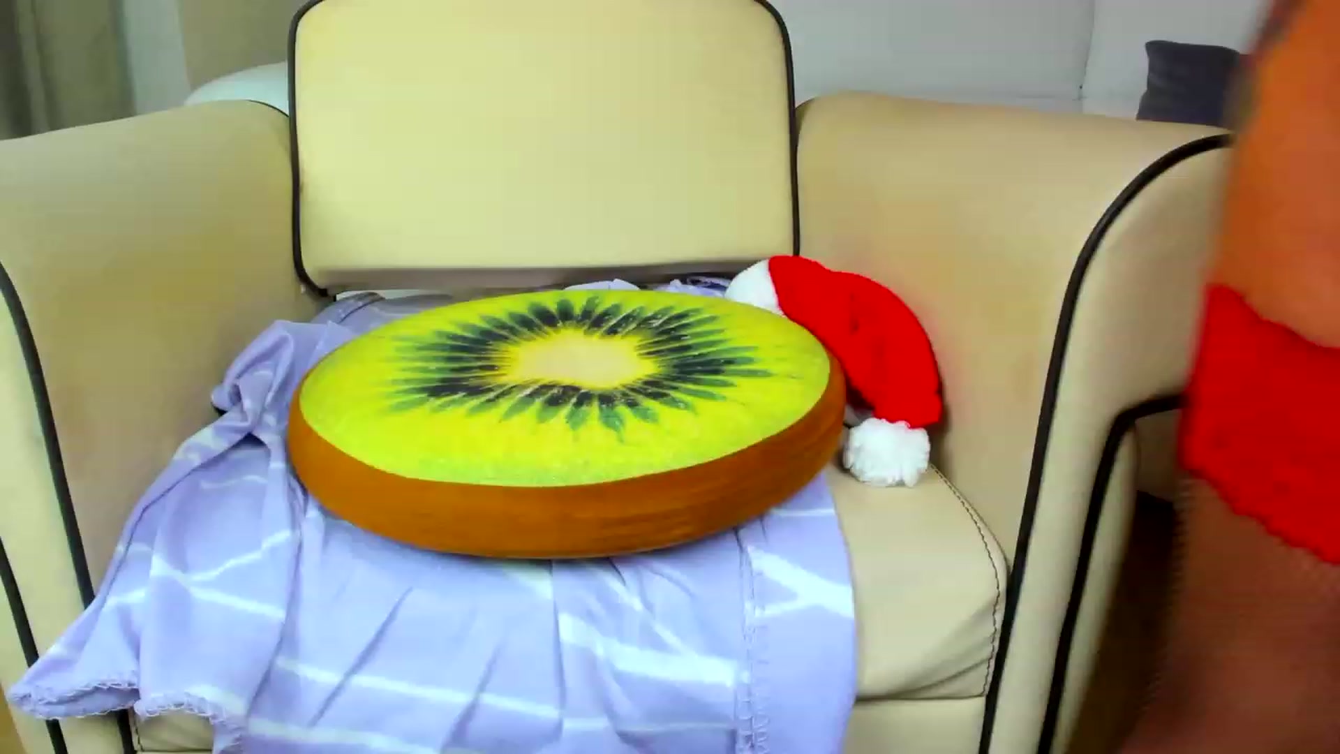 Gallery image thumbnail from ChloeJakson's myfreecams stream on, 12/28/2022, 14:25 image 4 of 20