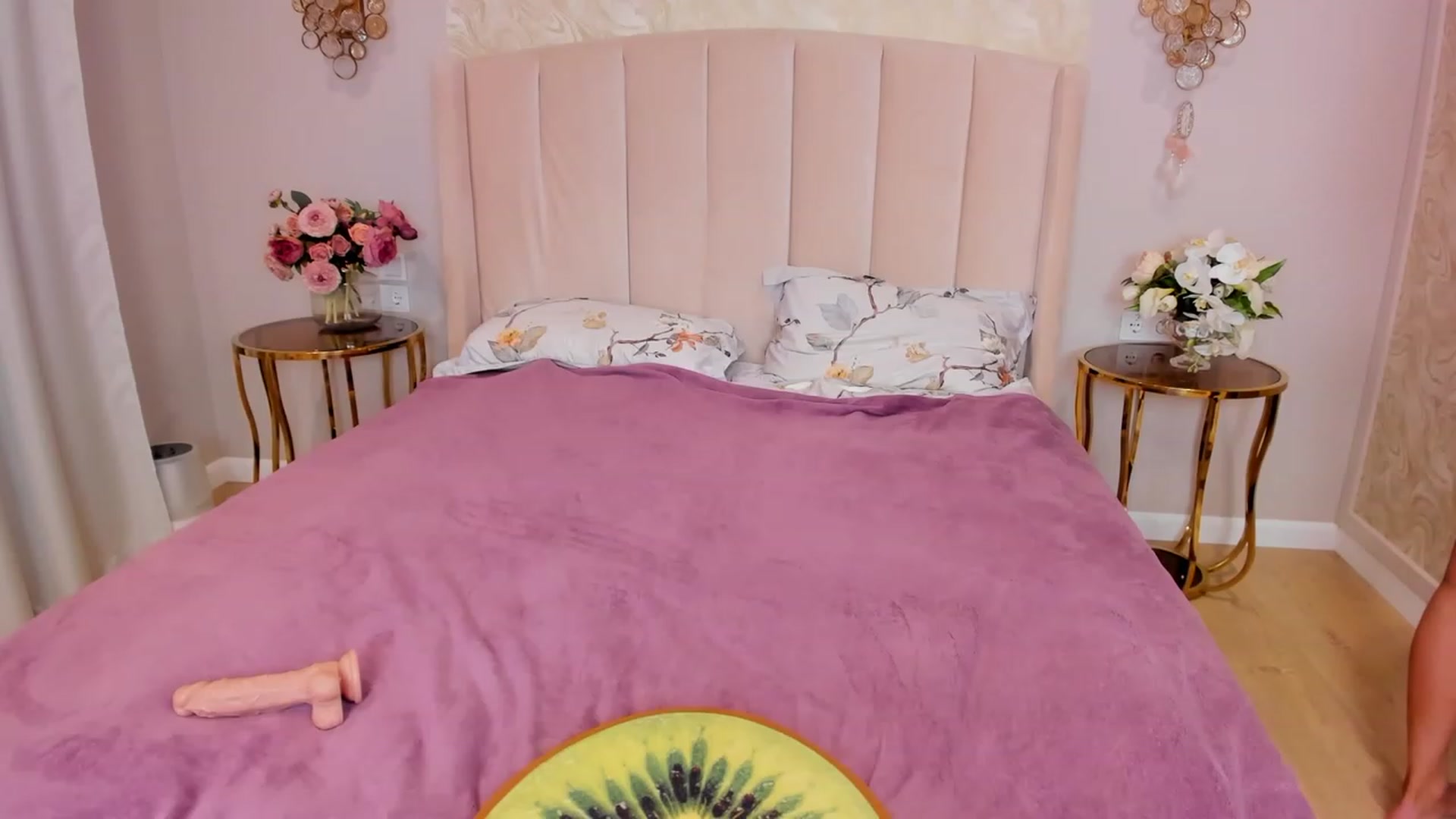 Gallery image thumbnail from ChloeJakson's myfreecams stream on, 07/18/2023, 21:14 image 4 of 20