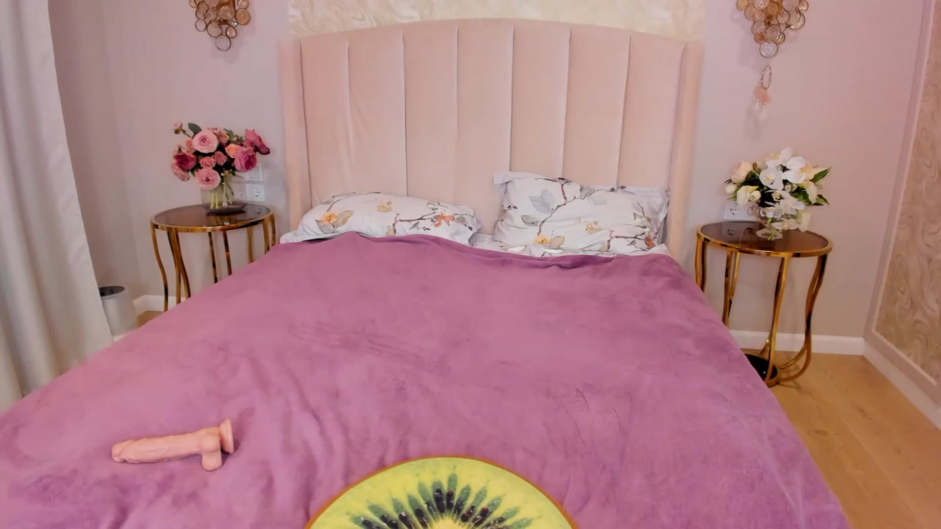 Gallery image thumbnail from ChloeJakson's myfreecams stream on, 07/18/2023, 21:14 image 5 of 20