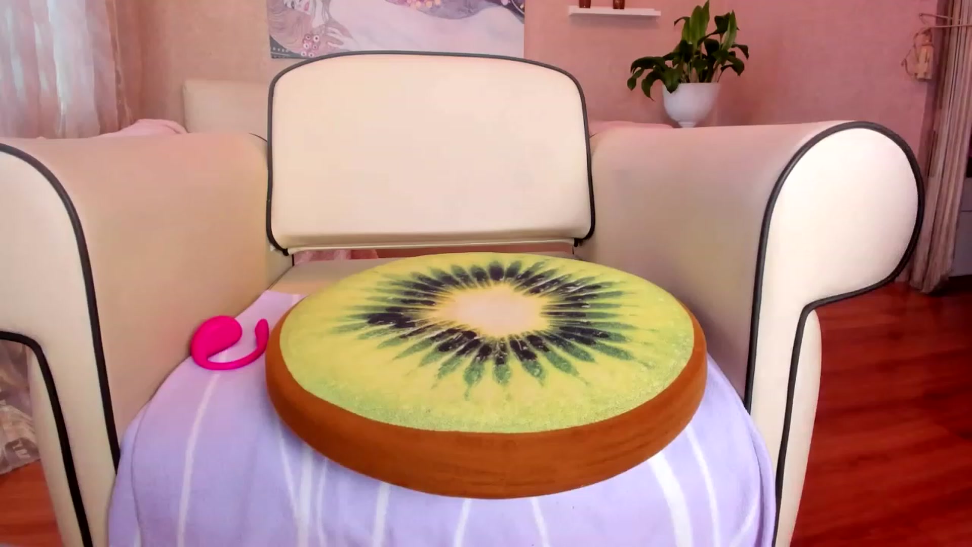 Gallery image thumbnail from ChloeJakson's myfreecams stream on, 01/18/2024, 11:03 image 1 of 20