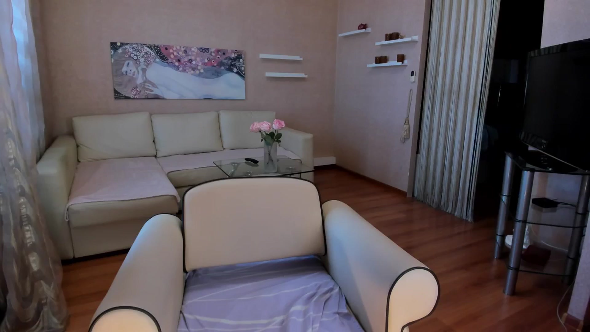 Gallery image thumbnail from ChloeJakson's myfreecams stream on, 05/12/2024, 11:31 image 16 of 20