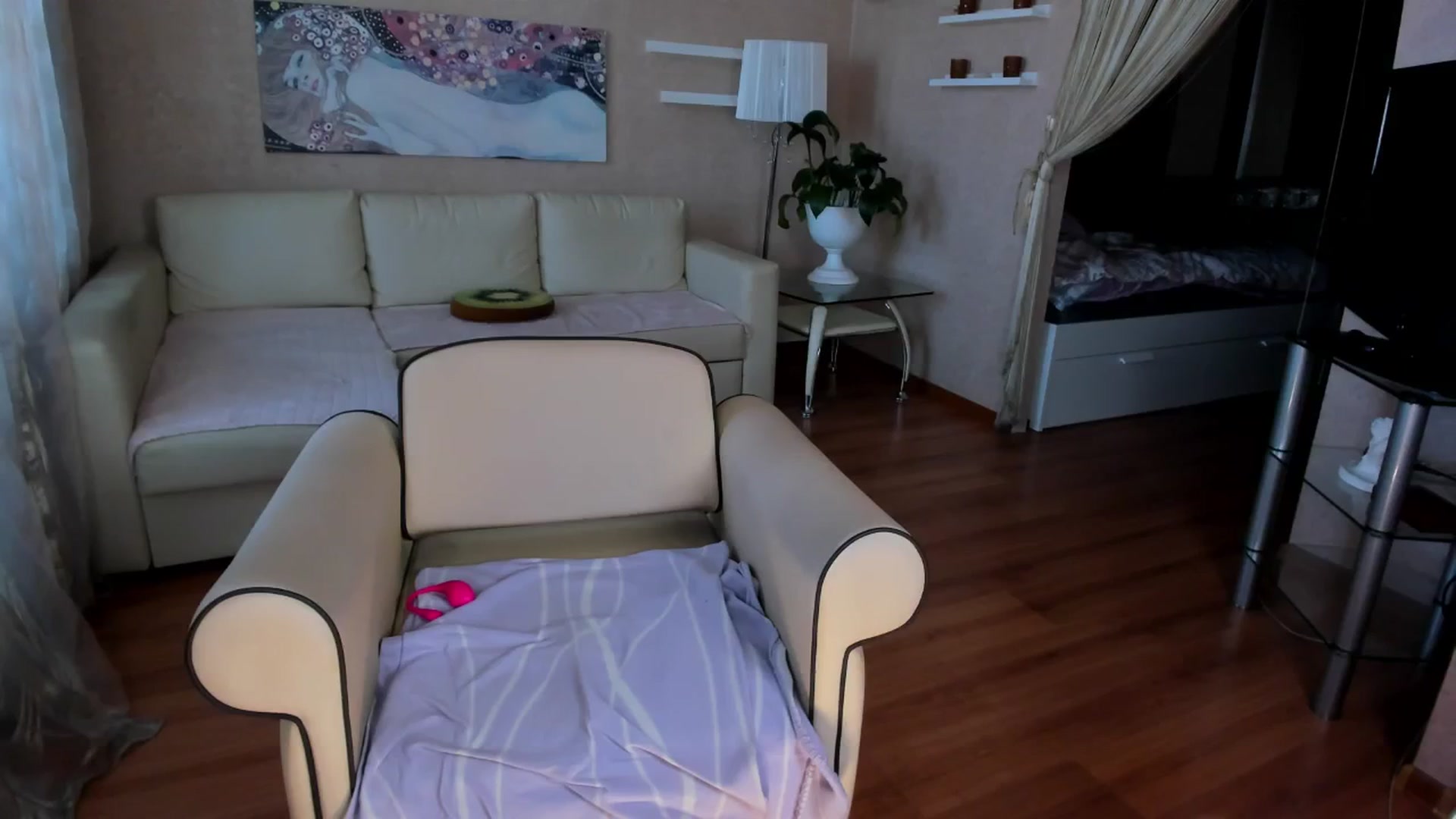 Gallery image thumbnail from ChloeJakson's myfreecams stream on, 06/30/2024, 13:06 image 2 of 20