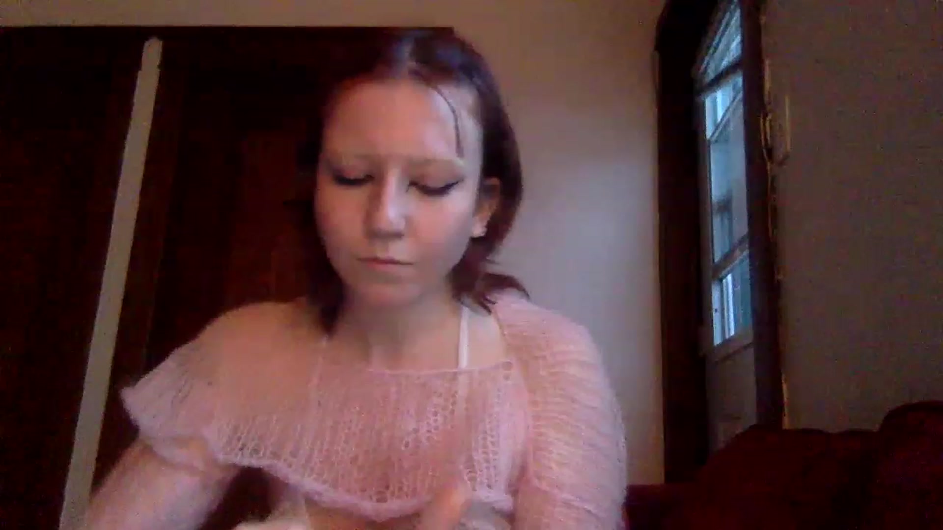 Gallery image thumbnail from ChloeLone's myfreecams stream on, 12/28/2022, 21:23 image 16 of 20