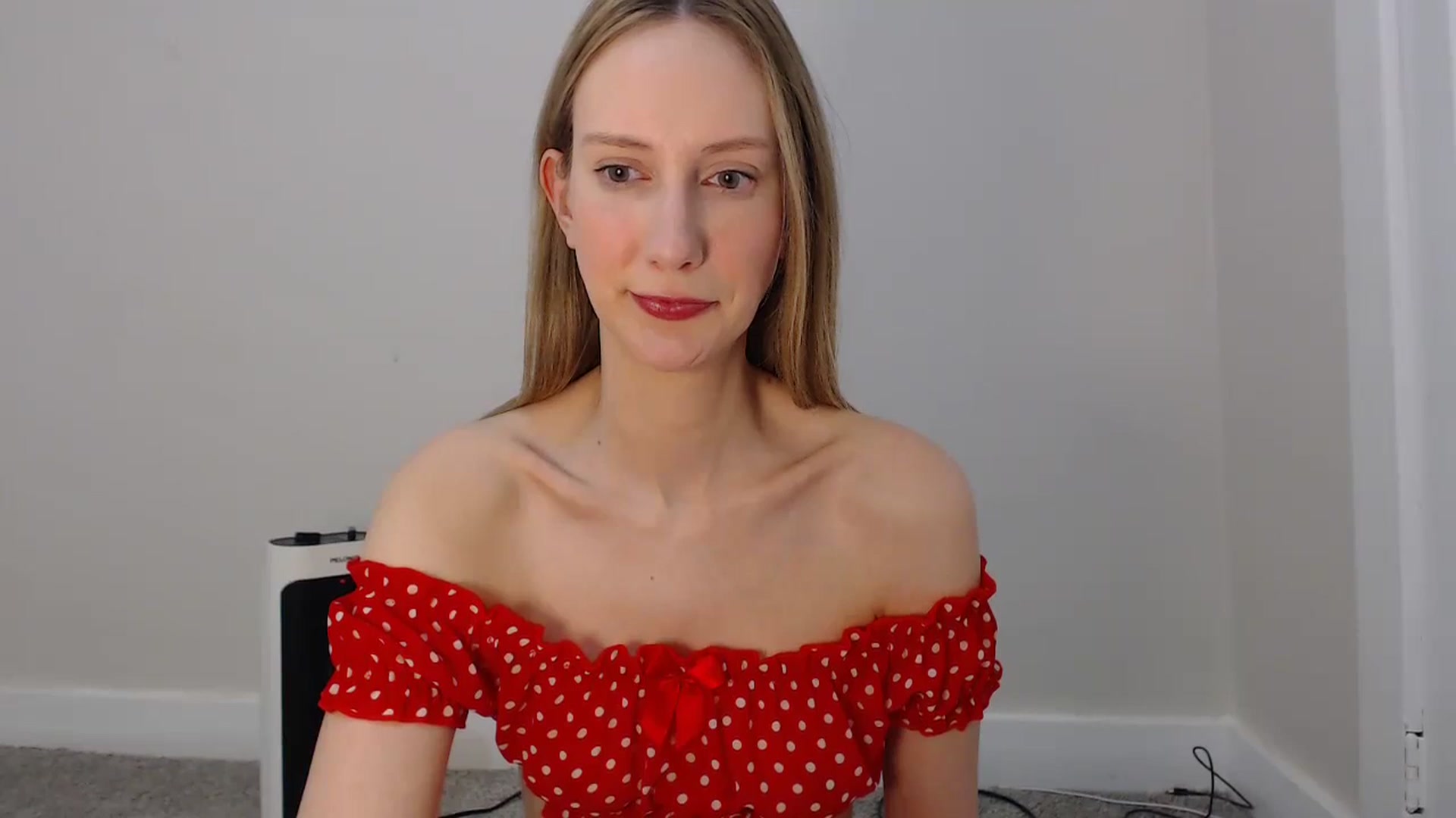 Gallery image thumbnail from ChloeMadden's myfreecams stream on, 04/02/2024, 03:01 image 16 of 20