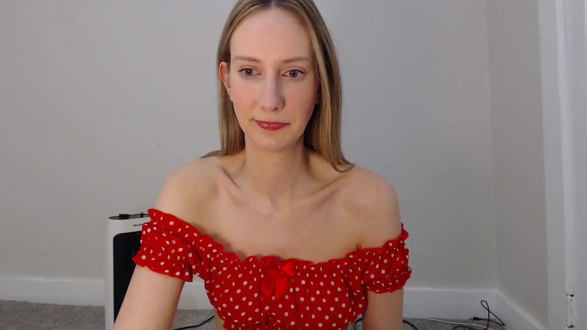 Gallery image thumbnail from ChloeMadden's myfreecams stream on, 04/02/2024, 03:01 image 17 of 20