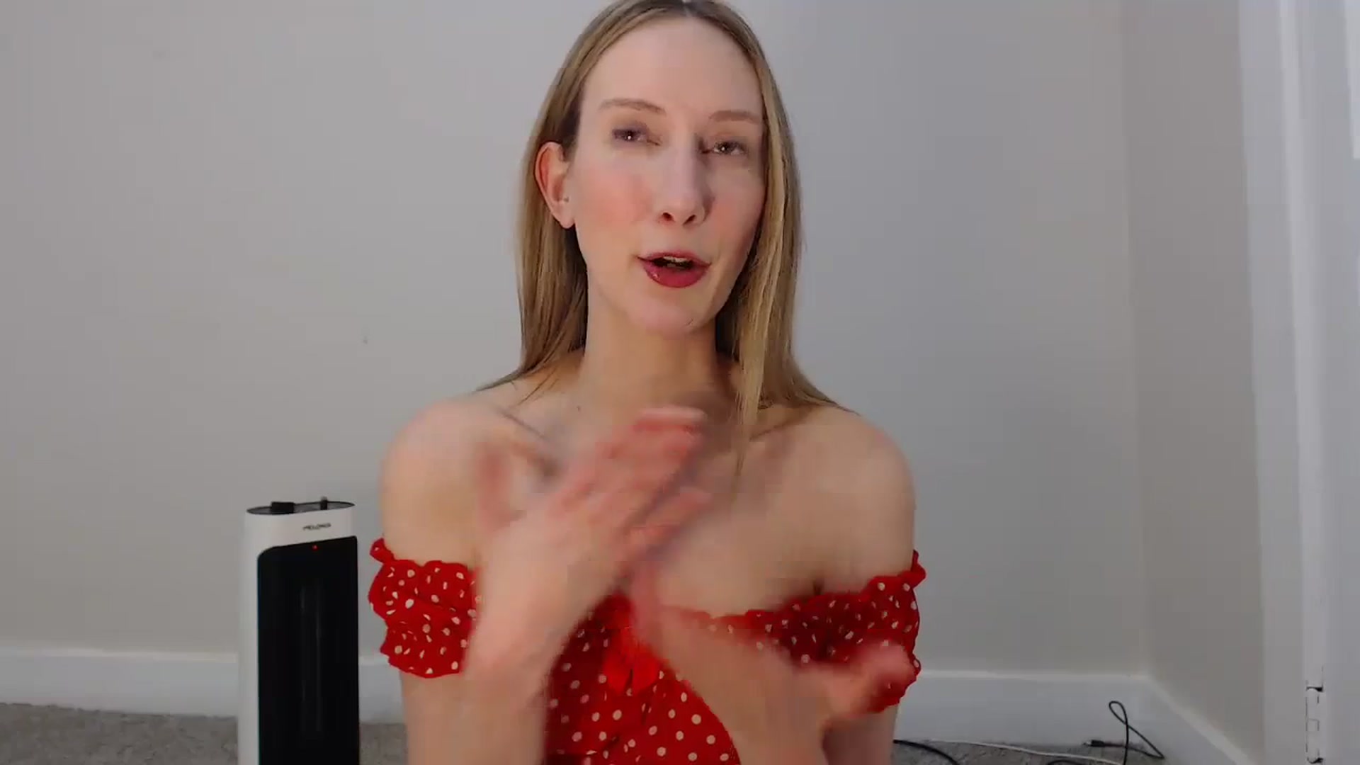 Gallery image thumbnail from ChloeMadden's myfreecams stream on, 04/02/2024, 03:01 image 13 of 20