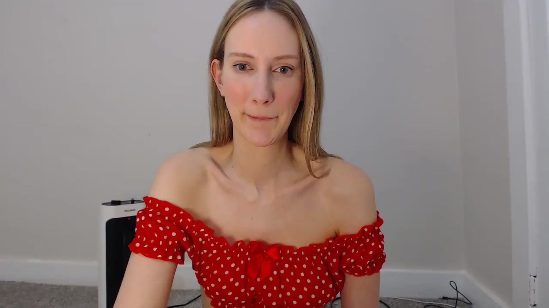 Gallery image thumbnail from ChloeMadden's myfreecams stream on, 04/02/2024, 03:01 image 18 of 20