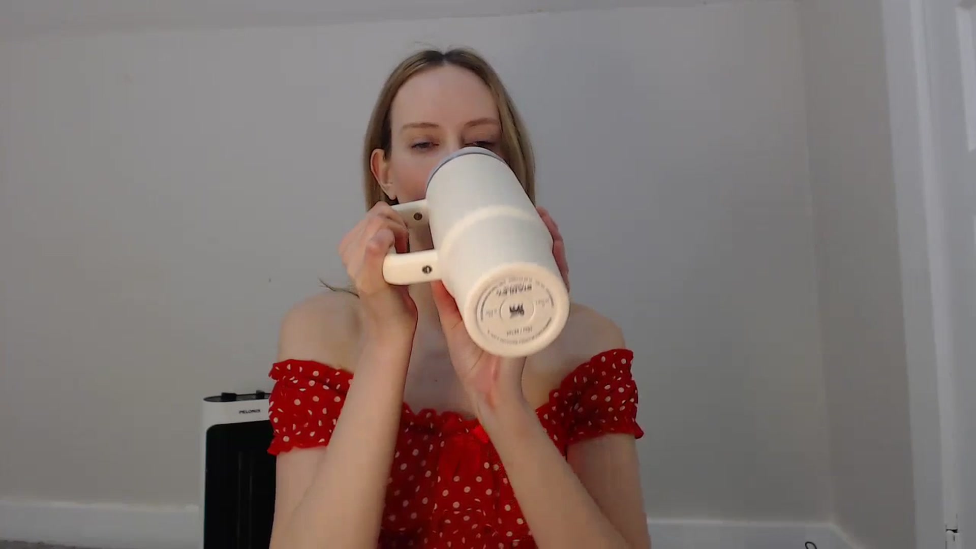Gallery image thumbnail from ChloeMadden's myfreecams stream on, 04/02/2024, 05:41 image 13 of 20