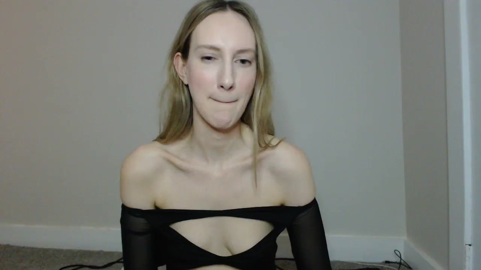 Gallery image thumbnail from ChloeMadden's myfreecams stream on, 04/08/2024, 04:54 image 2 of 20