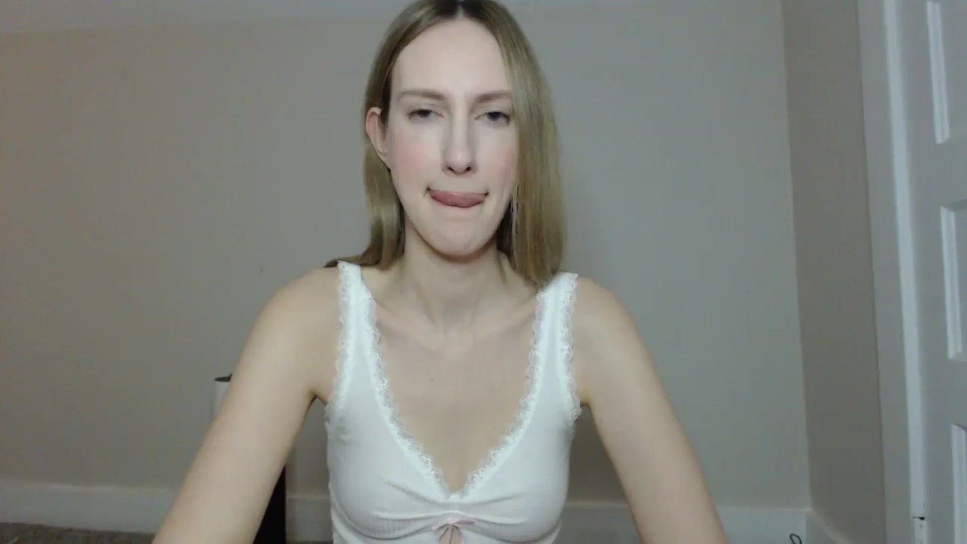 Gallery image thumbnail from ChloeMadden's myfreecams stream on, 04/10/2024, 06:01 image 4 of 20
