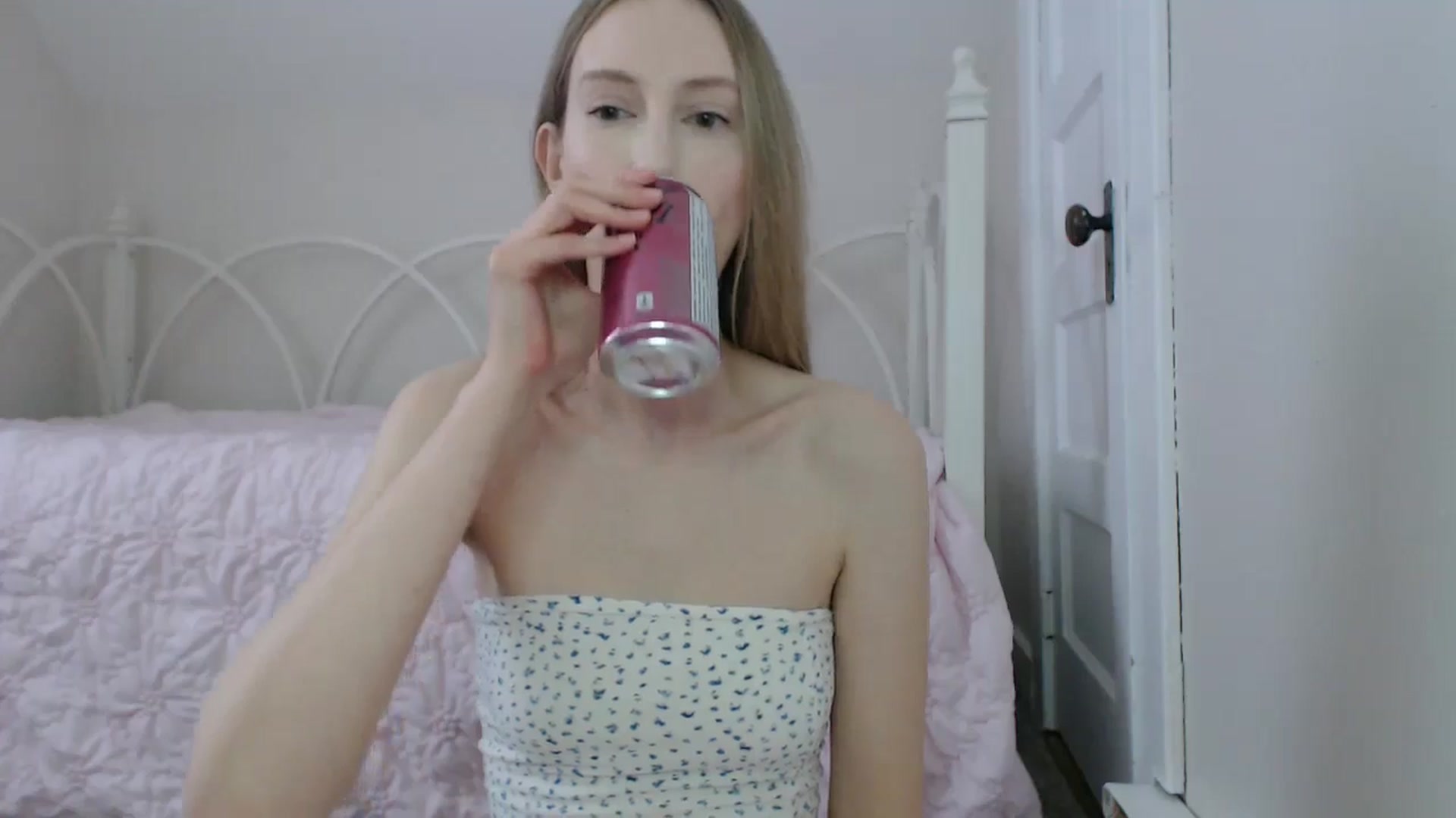 Gallery image thumbnail from ChloeMadden's myfreecams stream on, 04/23/2024, 22:51 image 13 of 20