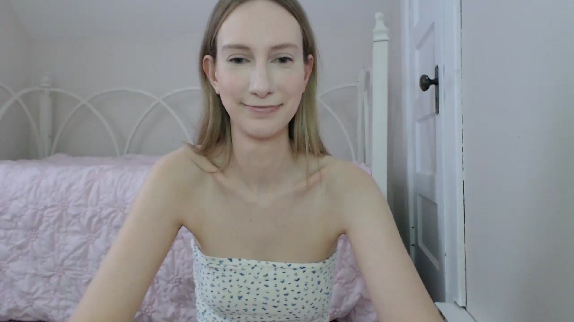 Gallery image thumbnail from ChloeMadden's myfreecams stream on, 04/23/2024, 22:51 image 15 of 20