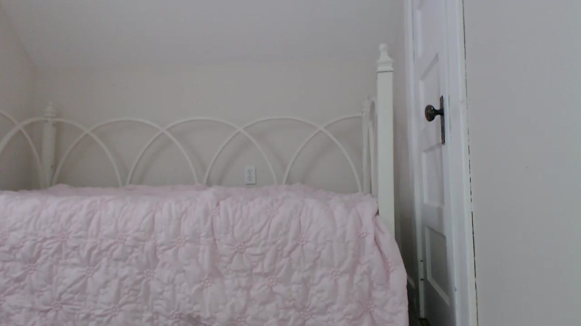Gallery image thumbnail from ChloeMadden's myfreecams stream on, 04/23/2024, 22:51 image 7 of 20