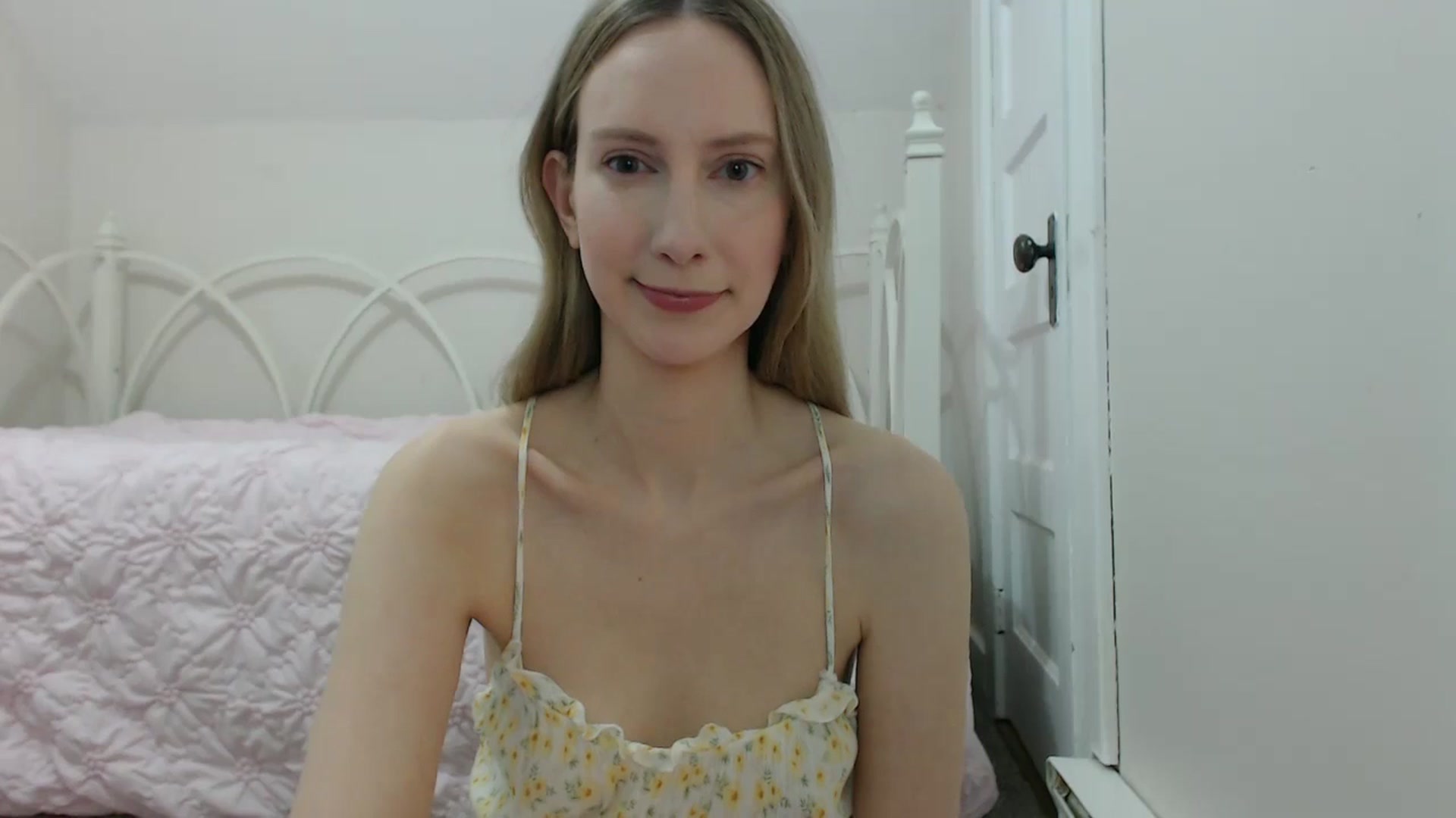 Gallery image thumbnail from ChloeMadden's myfreecams stream on, 04/25/2024, 04:04 image 20 of 20