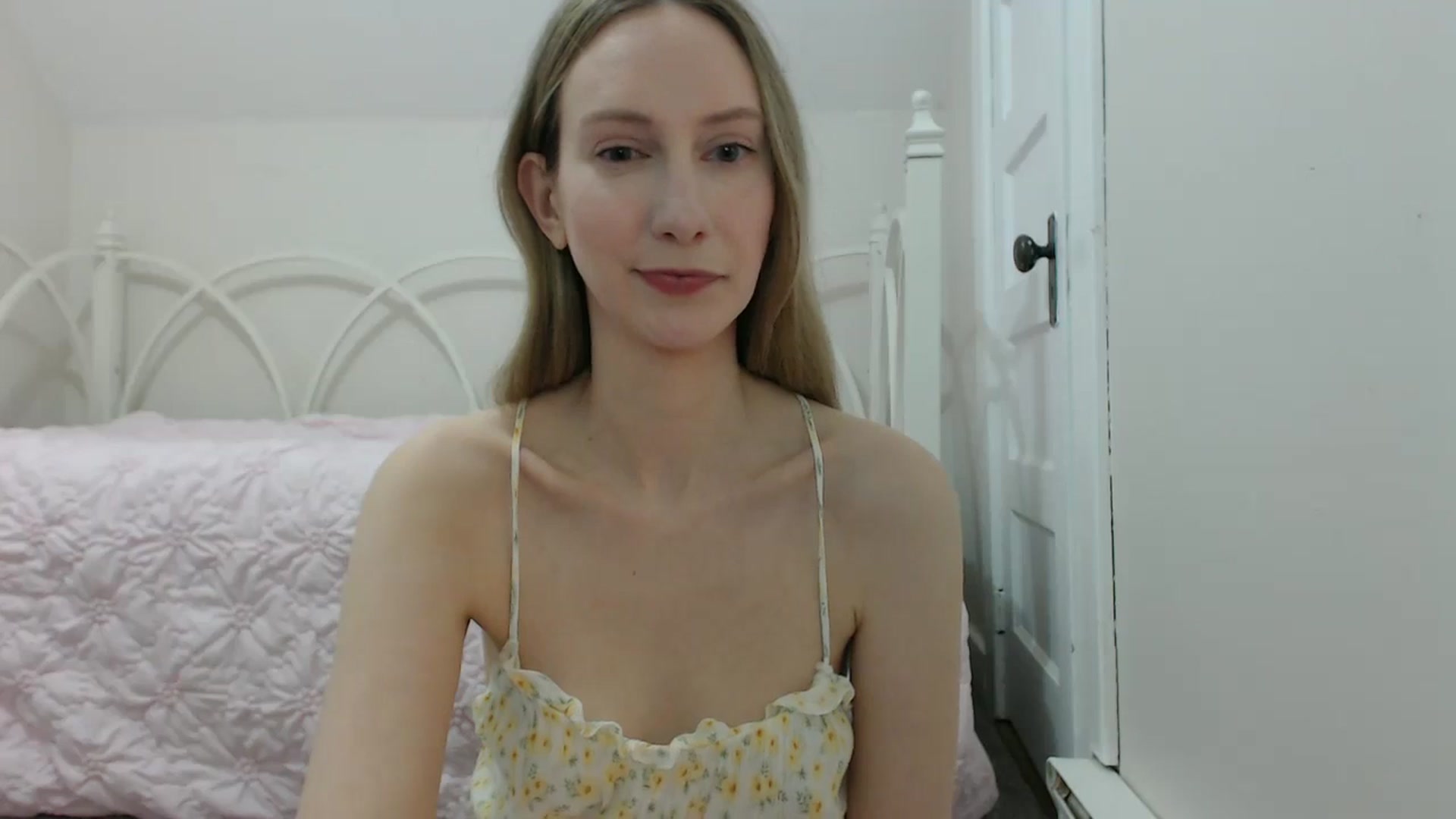 Gallery image thumbnail from ChloeMadden's myfreecams stream on, 04/25/2024, 04:04 image 19 of 20