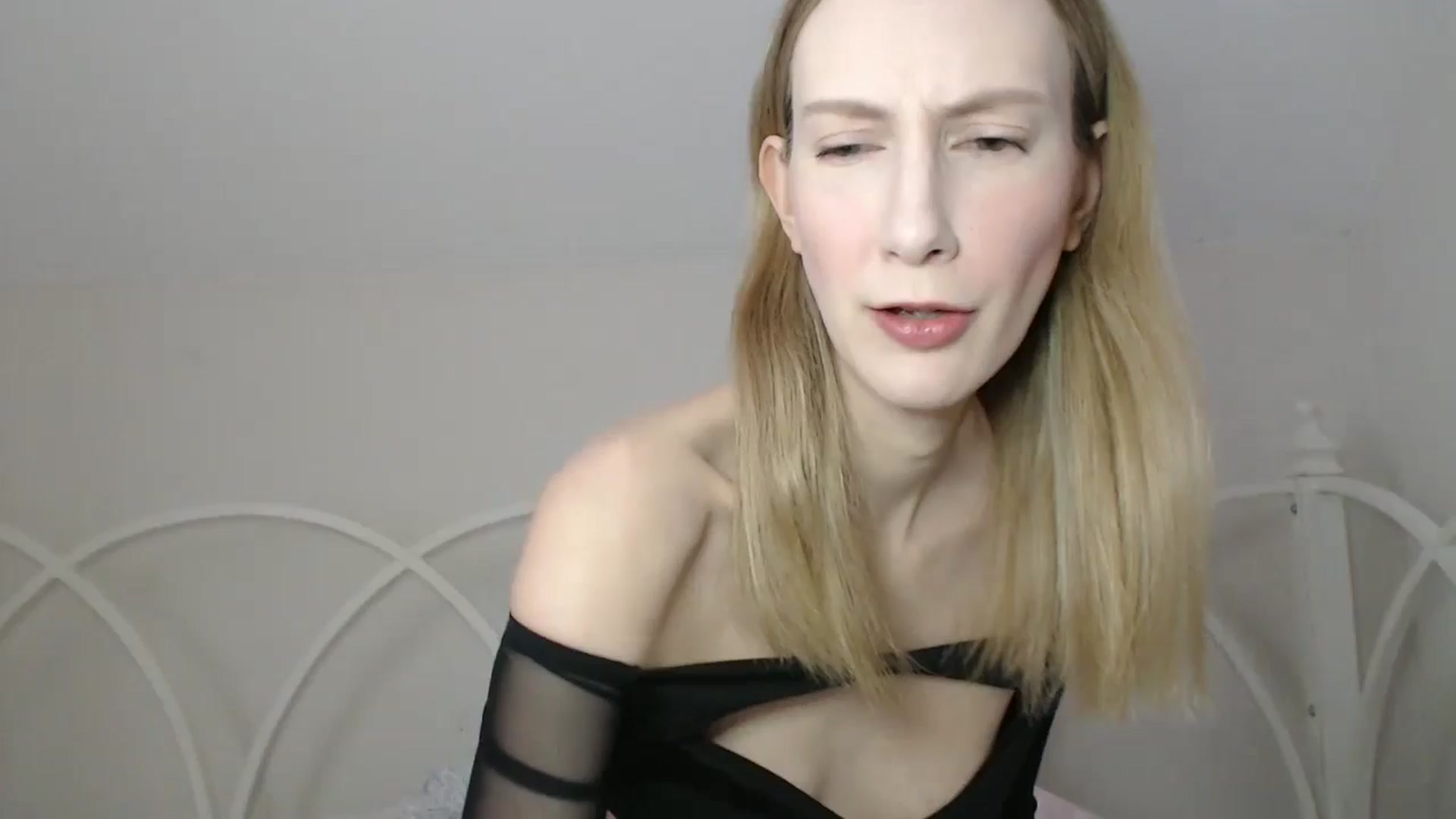 Gallery image thumbnail from ChloeMadden's myfreecams stream on, 05/03/2024, 21:49 image 11 of 20