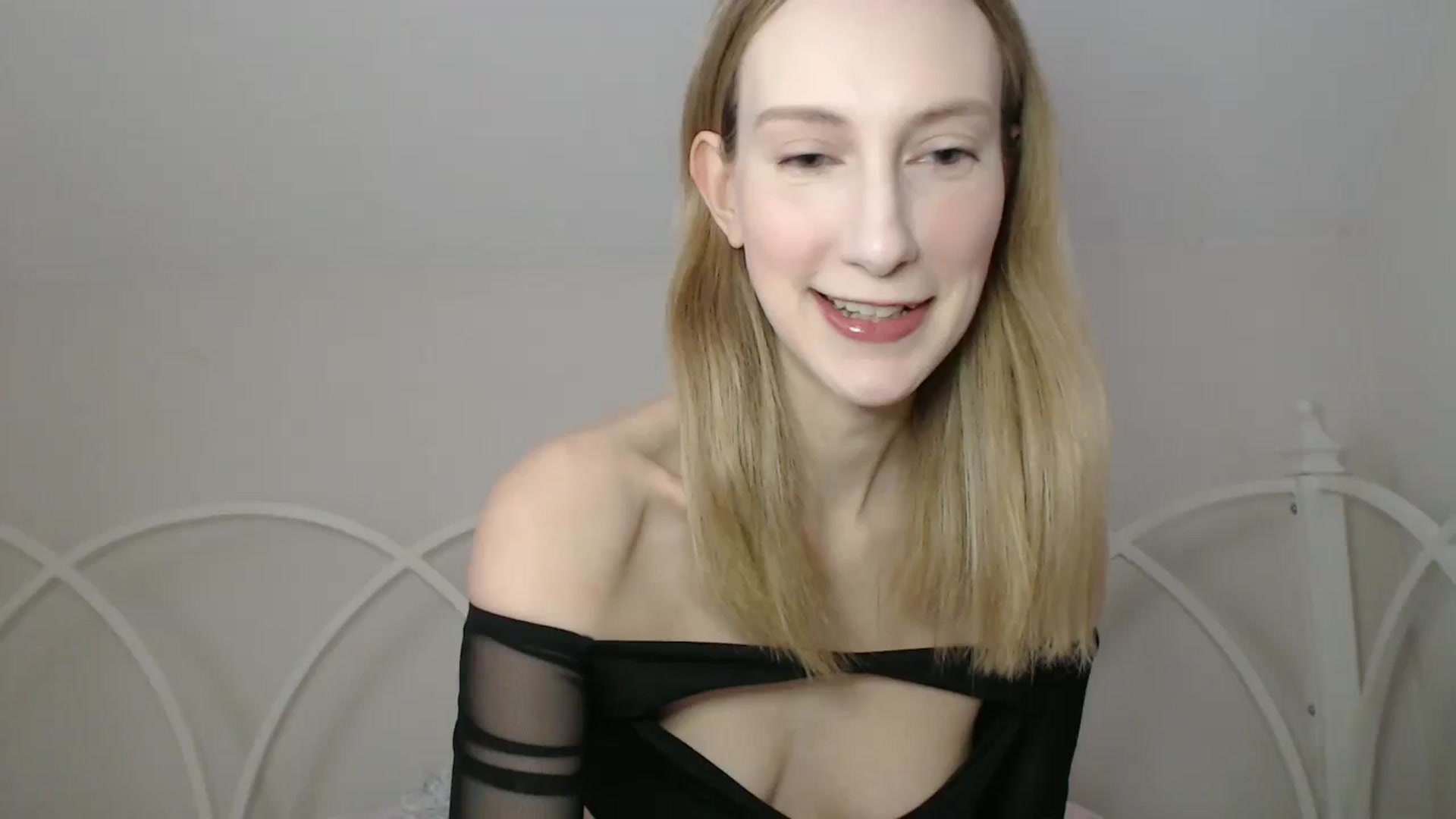 Gallery image thumbnail from ChloeMadden's myfreecams stream on, 05/03/2024, 21:49 image 1 of 20
