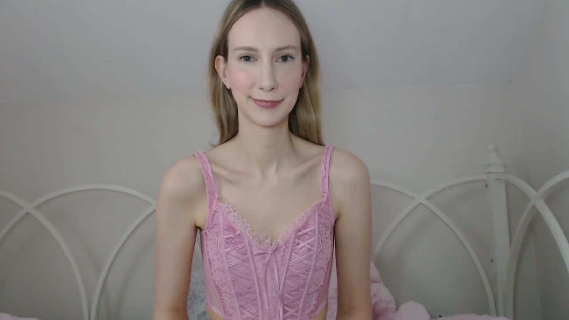 Gallery image thumbnail from ChloeMadden's myfreecams stream on, 05/04/2024, 19:41 image 17 of 20