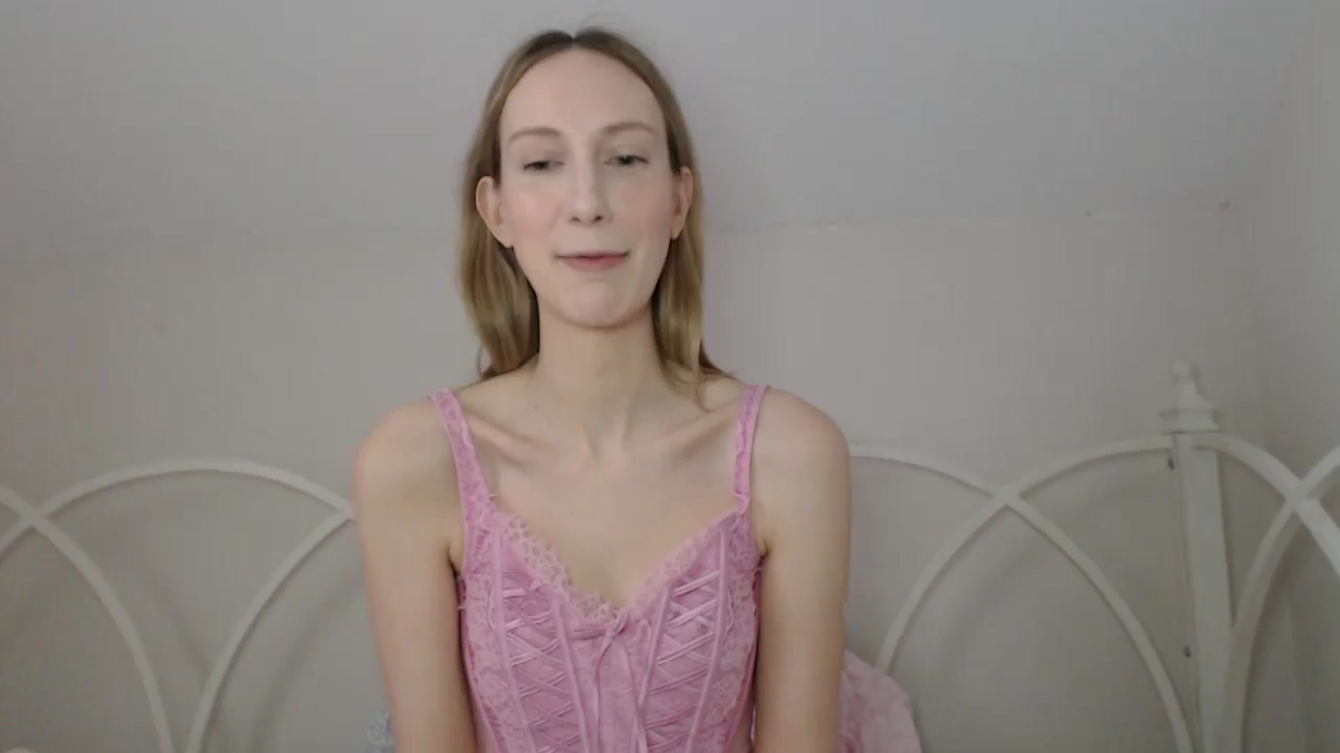 Gallery image thumbnail from ChloeMadden's myfreecams stream on, 05/04/2024, 20:37 image 18 of 20