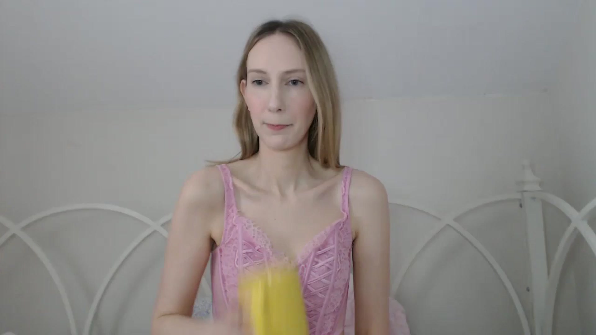 Gallery image thumbnail from ChloeMadden's myfreecams stream on, 05/04/2024, 20:37 image 13 of 20
