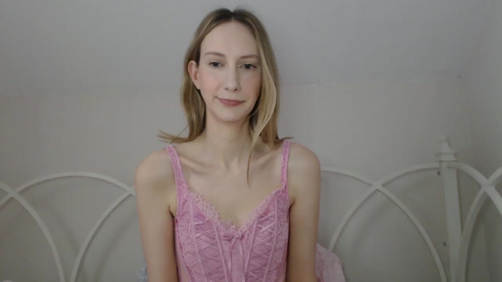 Gallery image thumbnail from ChloeMadden's myfreecams stream on, 05/04/2024, 20:37 image 15 of 20