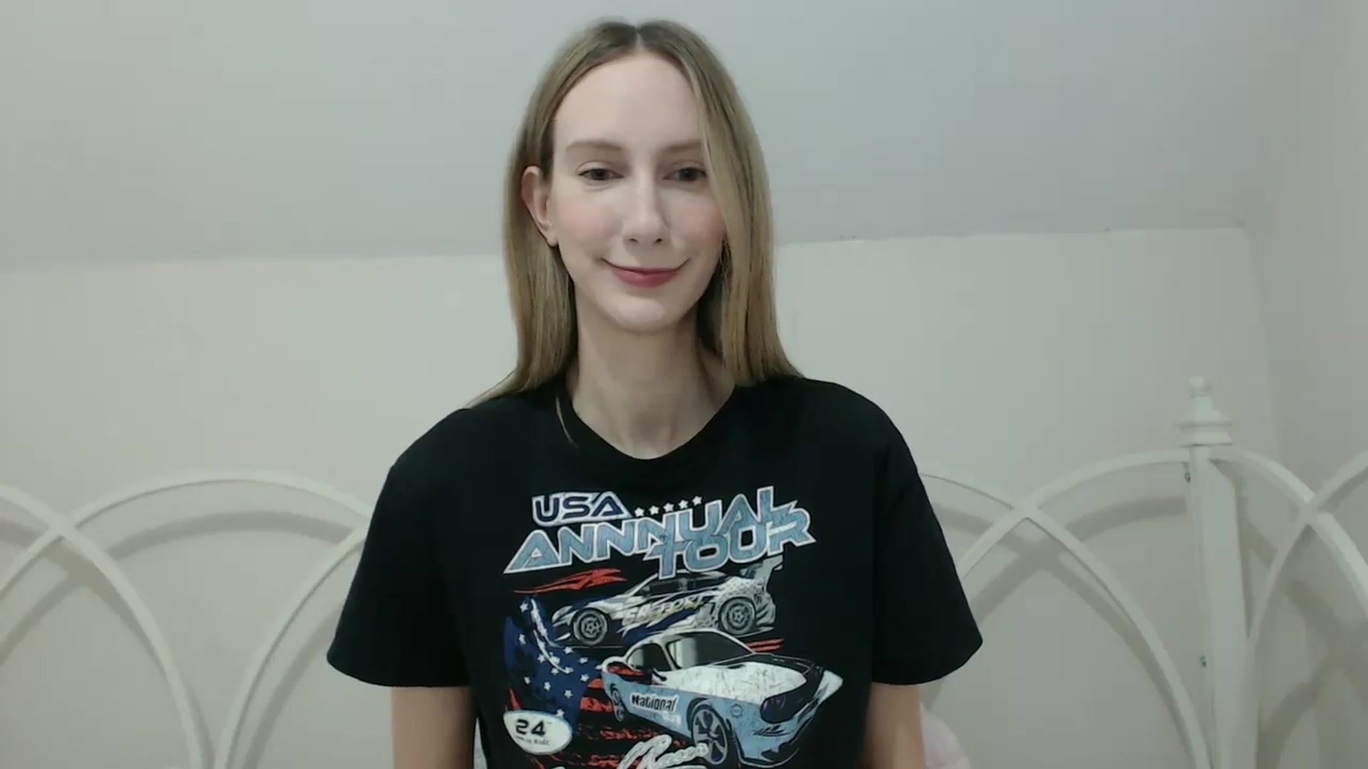 Gallery image thumbnail from ChloeMadden's myfreecams stream on, 05/06/2024, 21:14 image 10 of 20