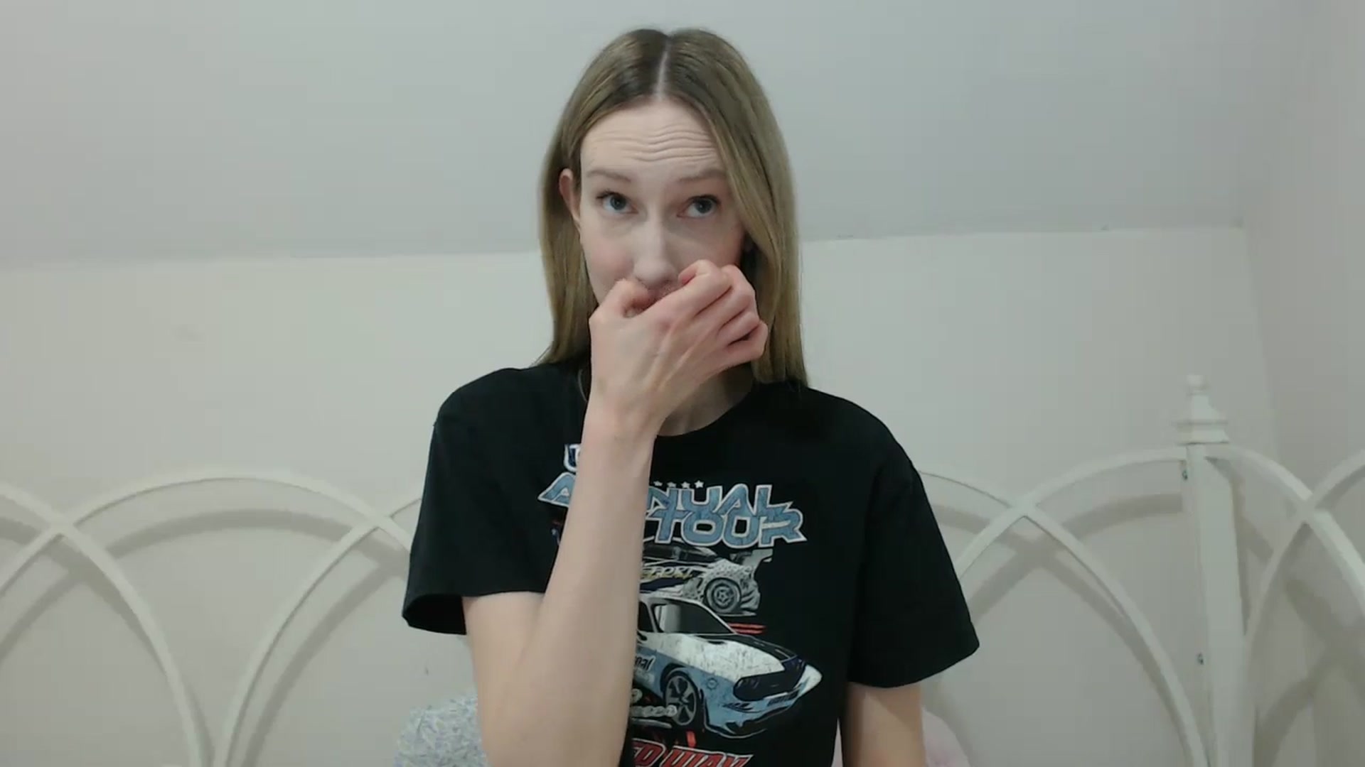 Gallery image thumbnail from ChloeMadden's myfreecams stream on, 05/06/2024, 21:14 image 4 of 20
