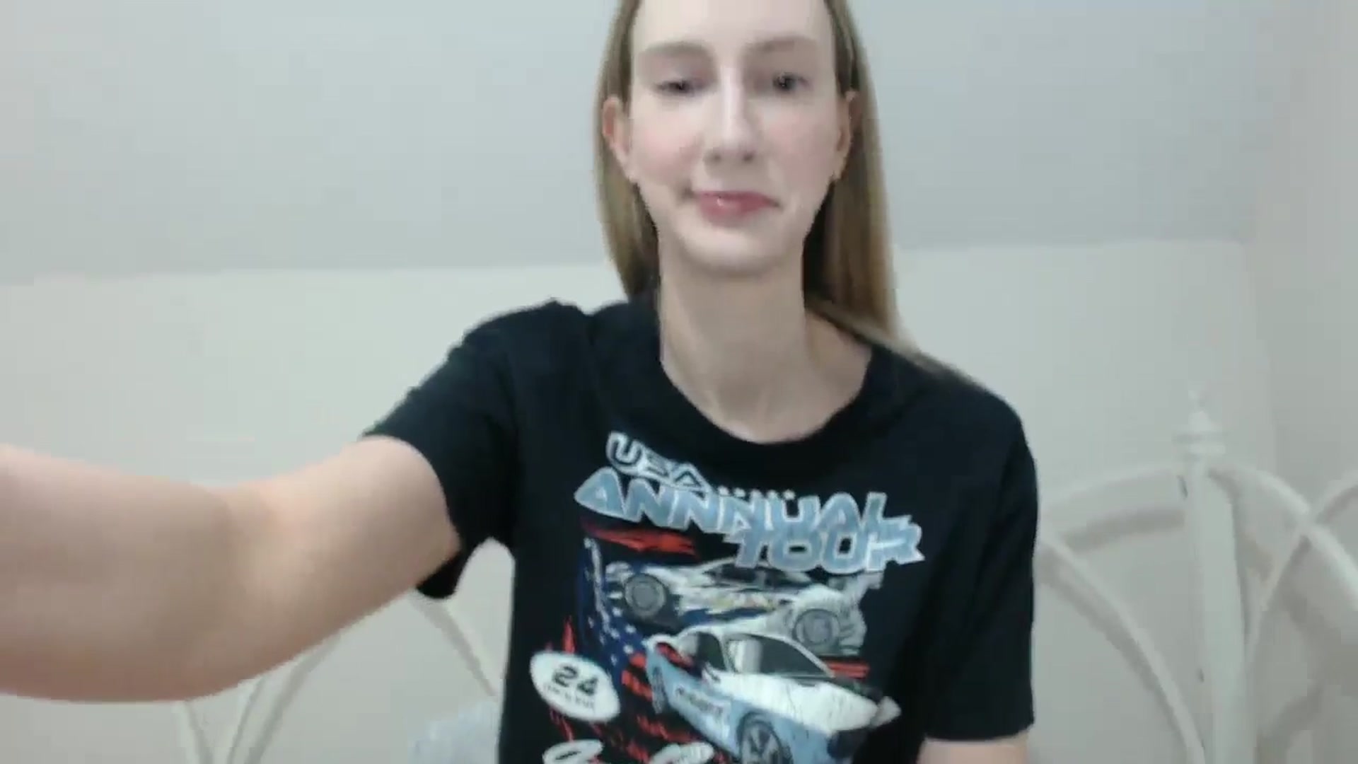 Gallery image thumbnail from ChloeMadden's myfreecams stream on, 05/06/2024, 21:14 image 2 of 20