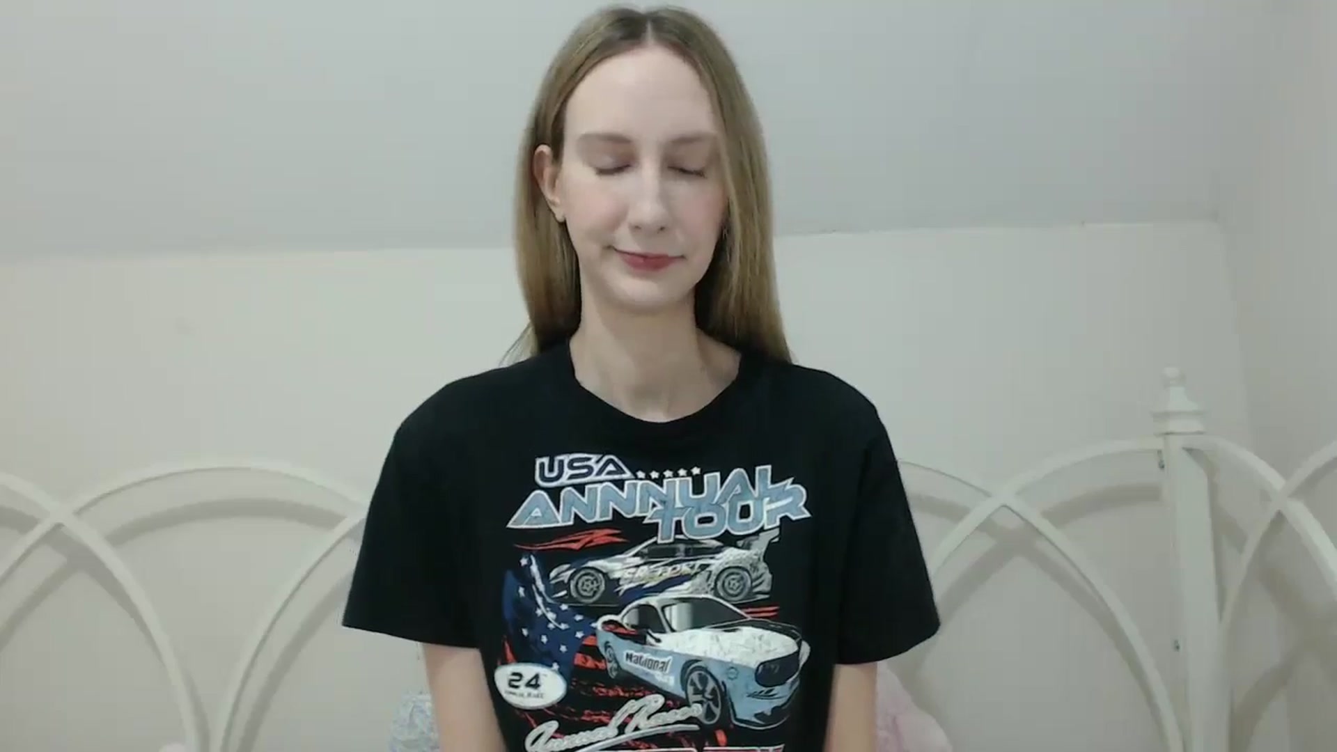 Gallery image thumbnail from ChloeMadden's myfreecams stream on, 05/06/2024, 21:14 image 19 of 20