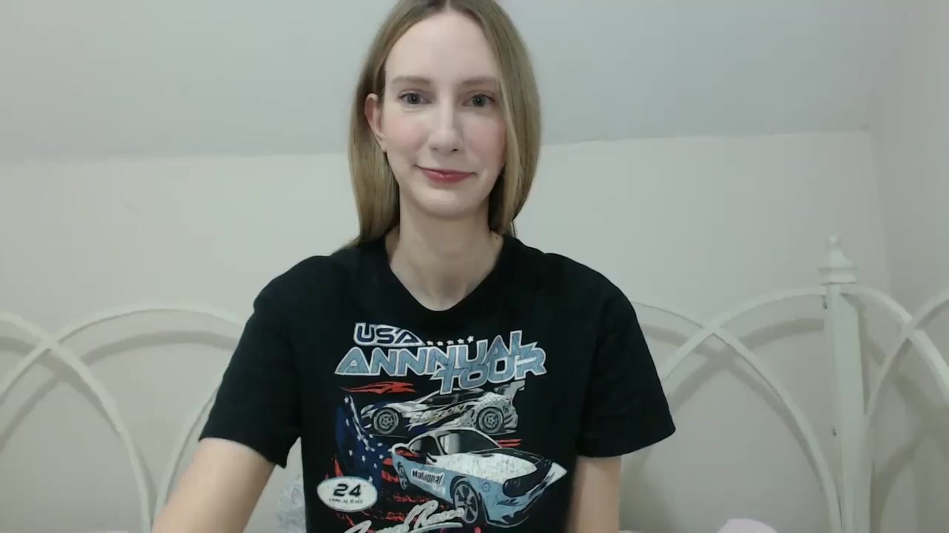 Gallery image thumbnail from ChloeMadden's myfreecams stream on, 05/06/2024, 22:08 image 17 of 20