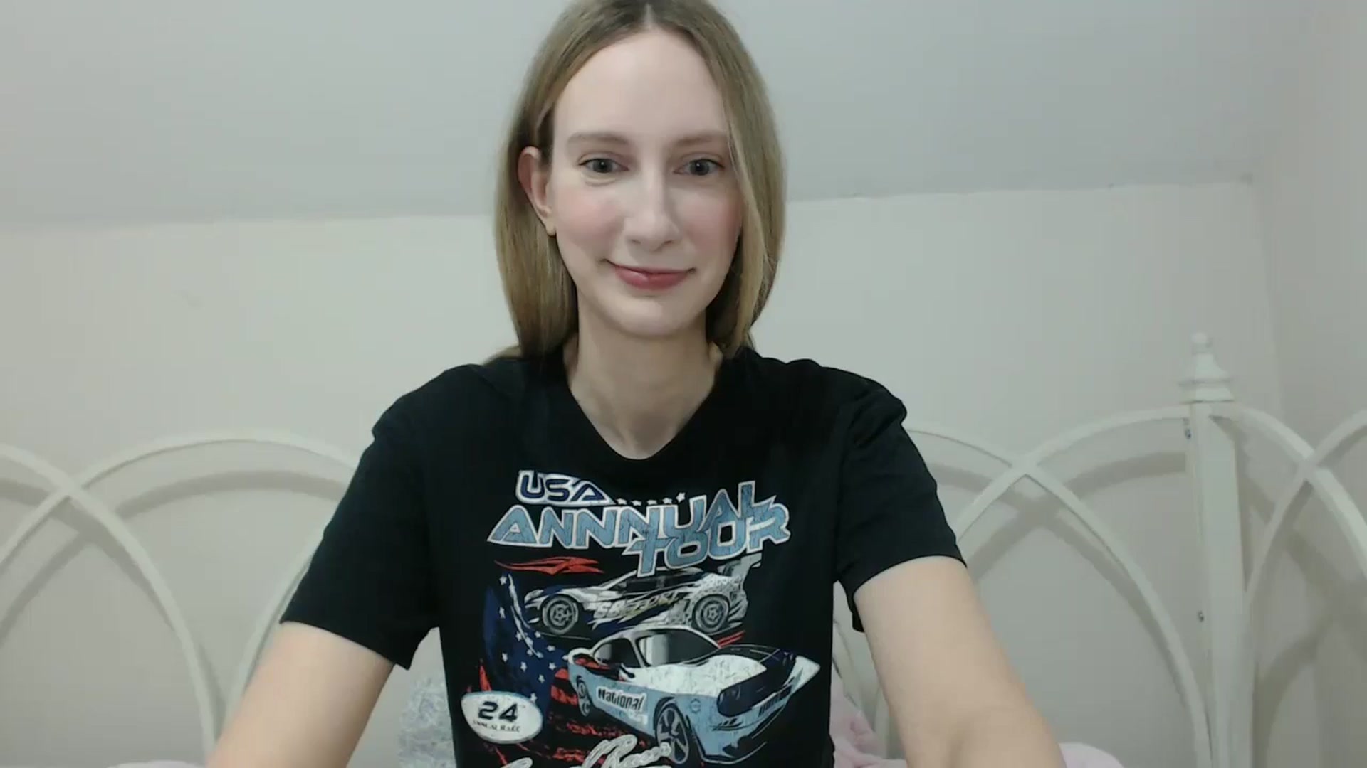Gallery image thumbnail from ChloeMadden's myfreecams stream on, 05/06/2024, 22:08 image 18 of 20