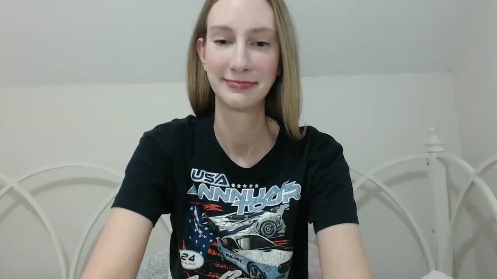Gallery image thumbnail from ChloeMadden's myfreecams stream on, 05/07/2024, 02:43 image 7 of 20