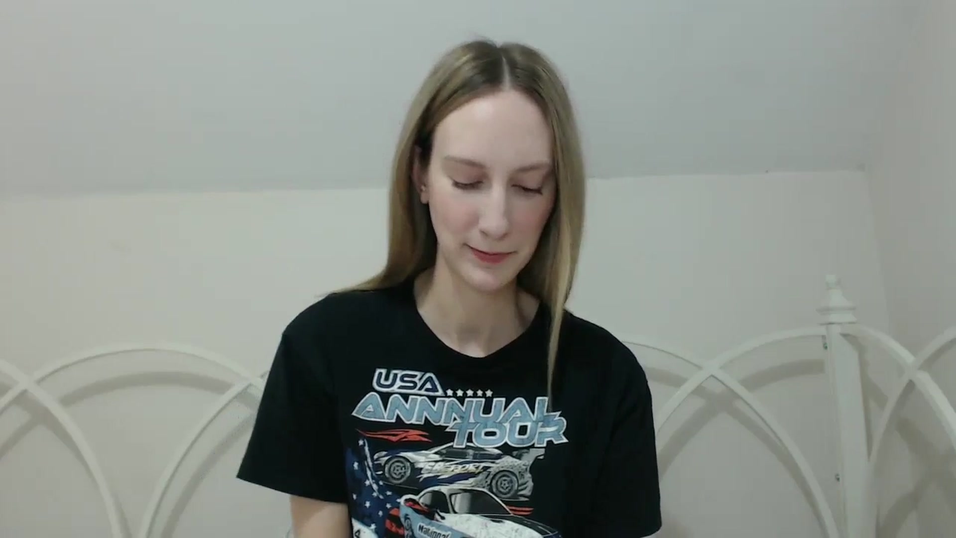 Gallery image thumbnail from ChloeMadden's myfreecams stream on, 05/07/2024, 02:43 image 17 of 20