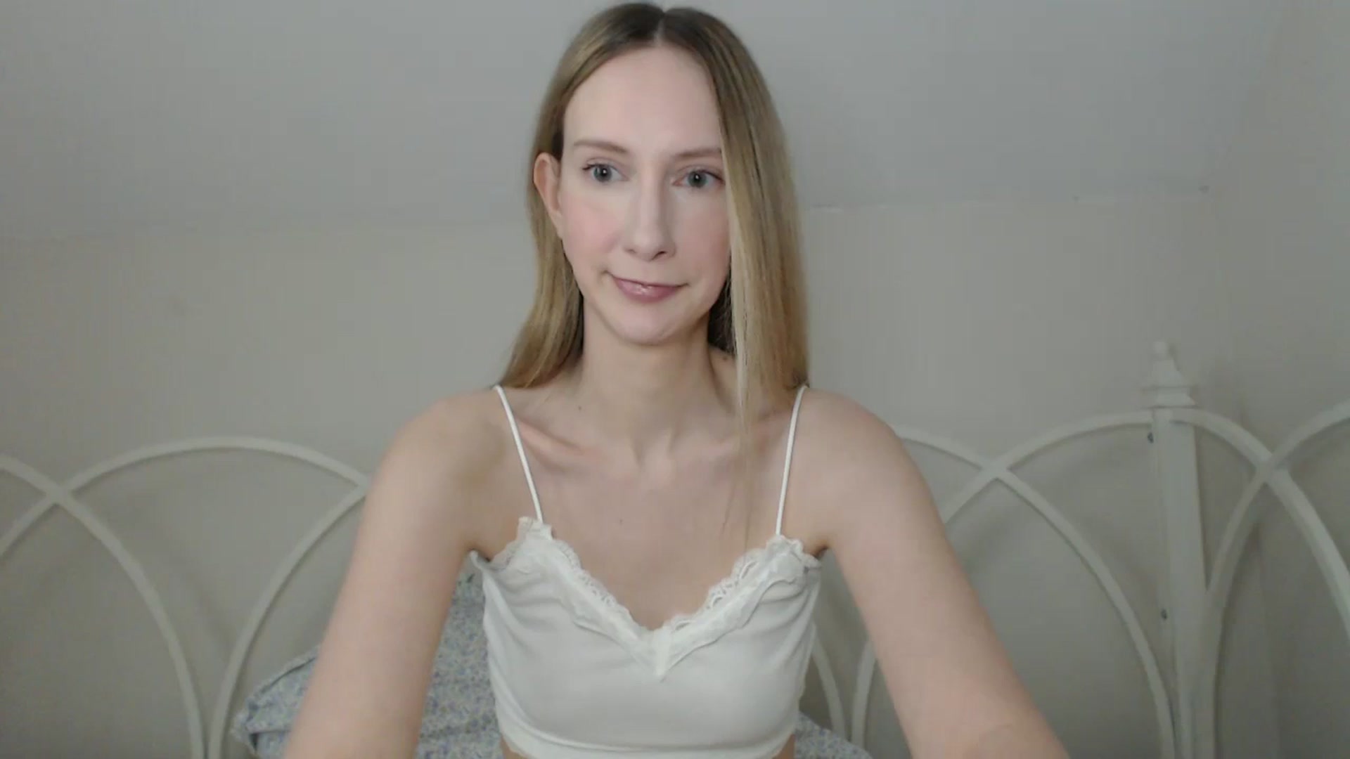 Gallery image thumbnail from ChloeMadden's myfreecams stream on, 05/12/2024, 20:26 image 12 of 20
