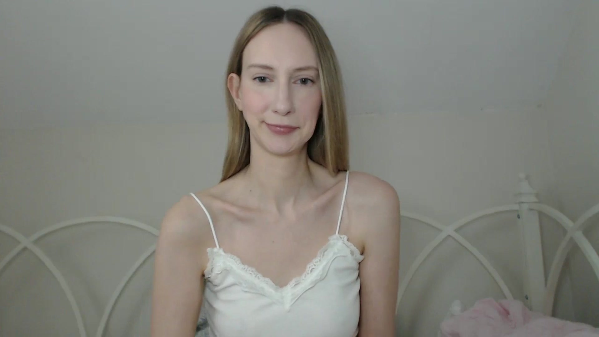 Gallery image thumbnail from ChloeMadden's myfreecams stream on, 05/12/2024, 21:11 image 20 of 20