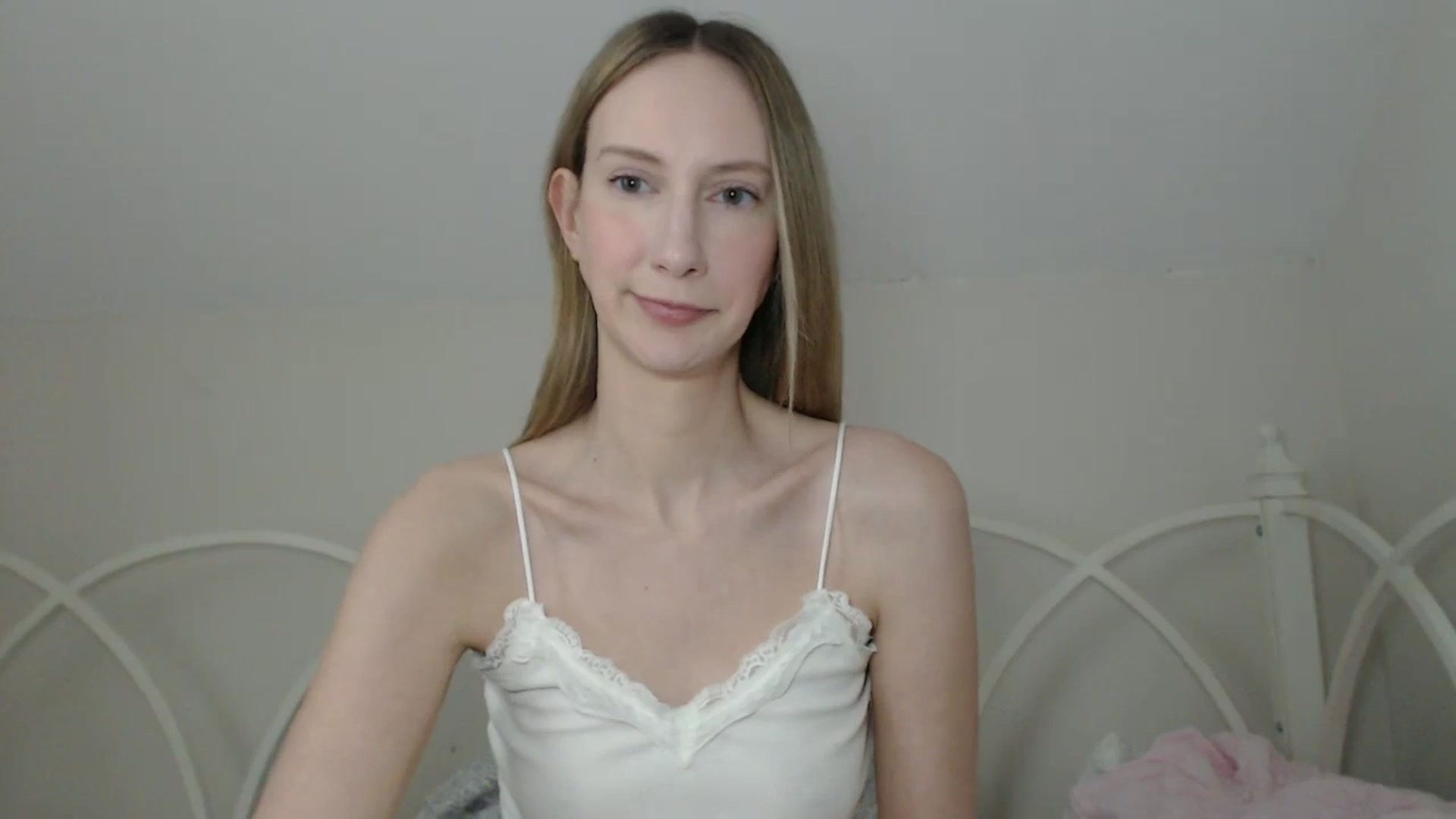 Gallery image thumbnail from ChloeMadden's myfreecams stream on, 05/12/2024, 21:11 image 19 of 20