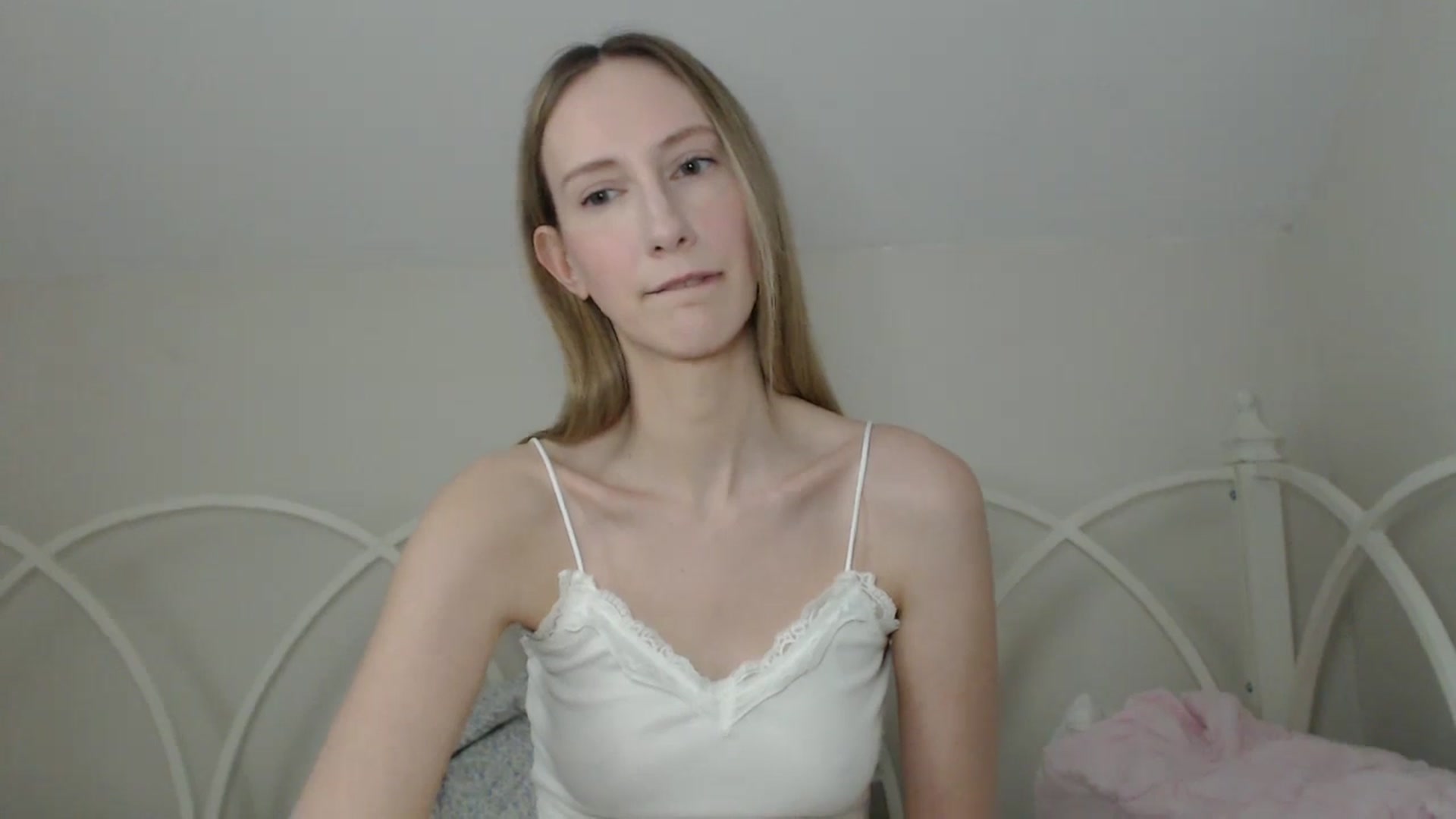 Gallery image thumbnail from ChloeMadden's myfreecams stream on, 05/12/2024, 21:11 image 4 of 20
