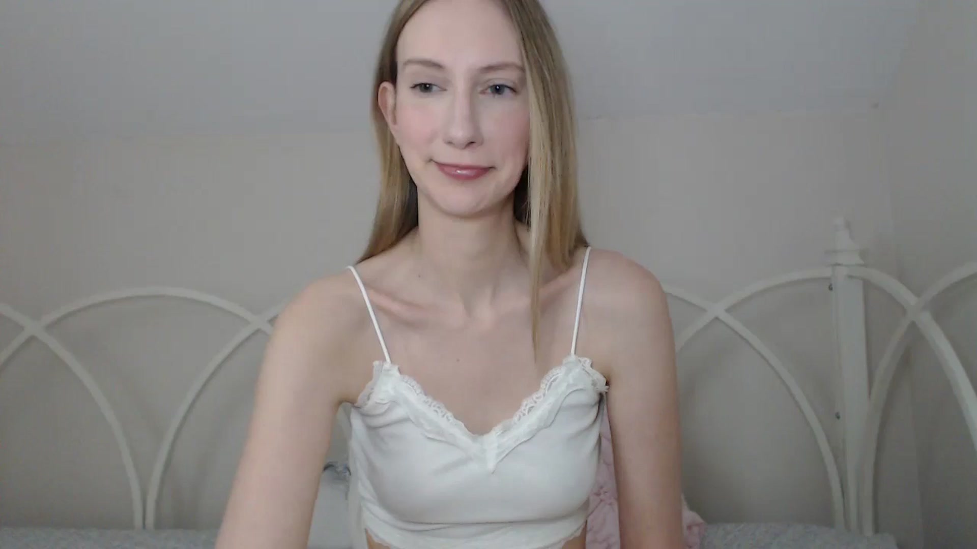 Gallery image thumbnail from ChloeMadden's myfreecams stream on, 05/12/2024, 22:32 image 6 of 20