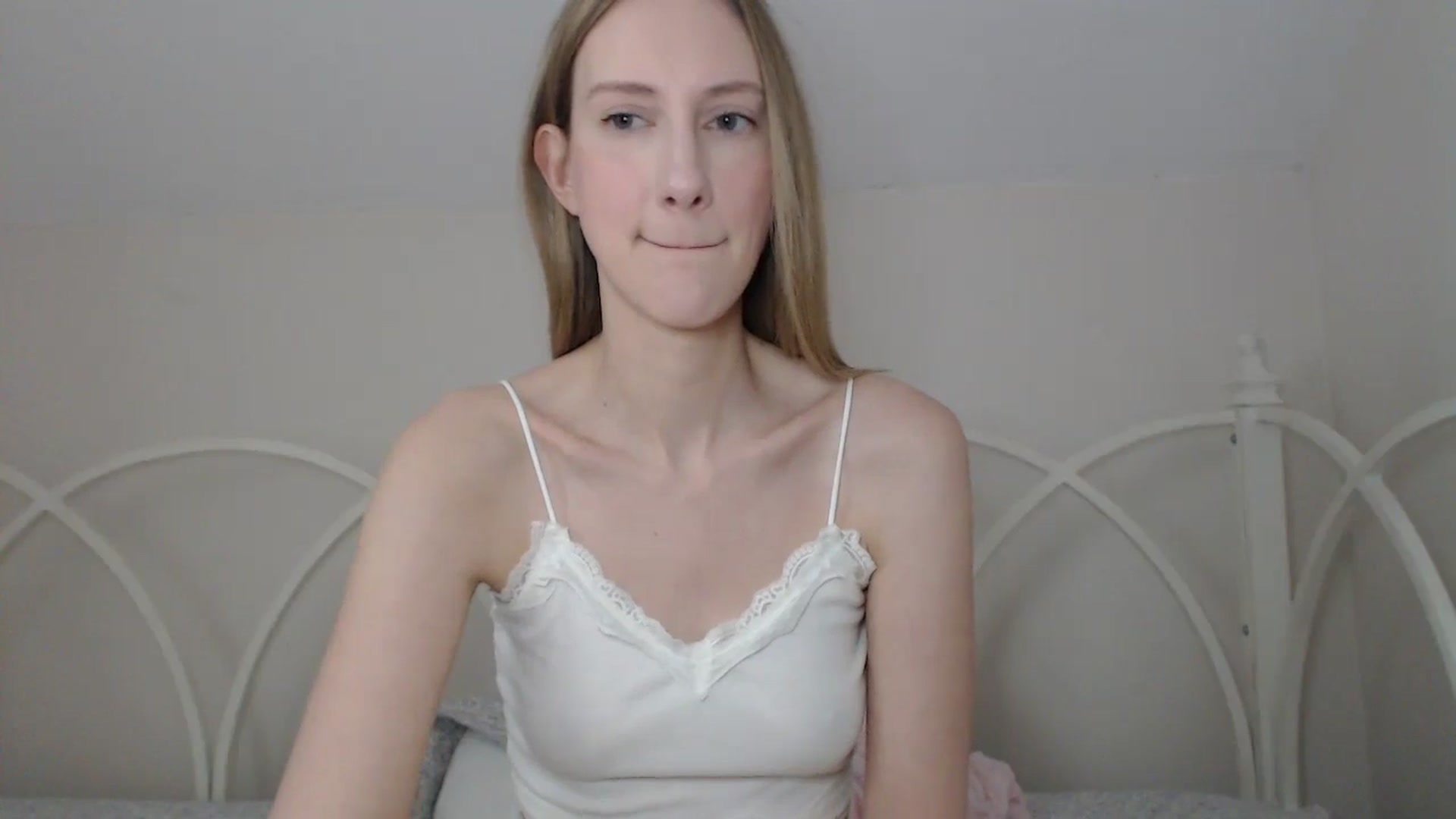 Gallery image thumbnail from ChloeMadden's myfreecams stream on, 05/12/2024, 22:32 image 11 of 20