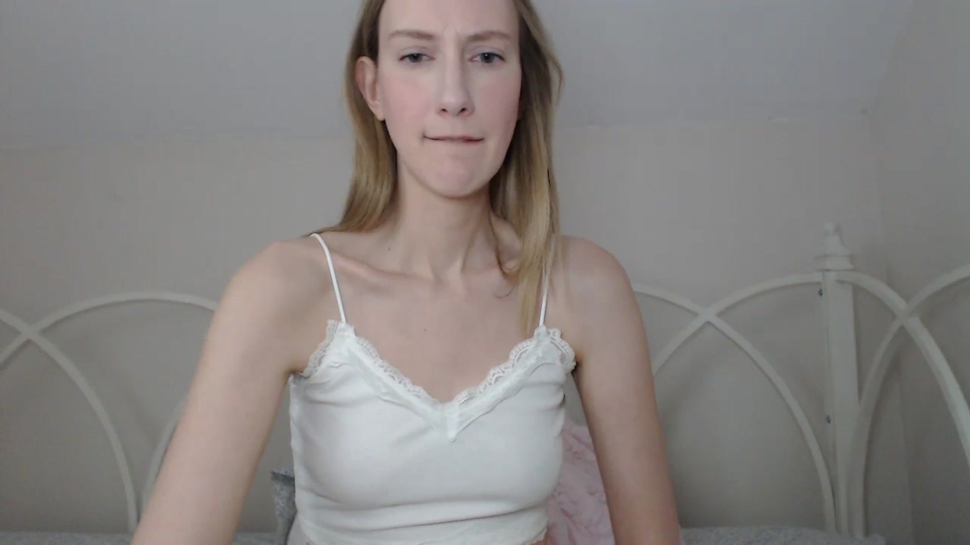 Gallery image thumbnail from ChloeMadden's myfreecams stream on, 05/12/2024, 22:32 image 17 of 20