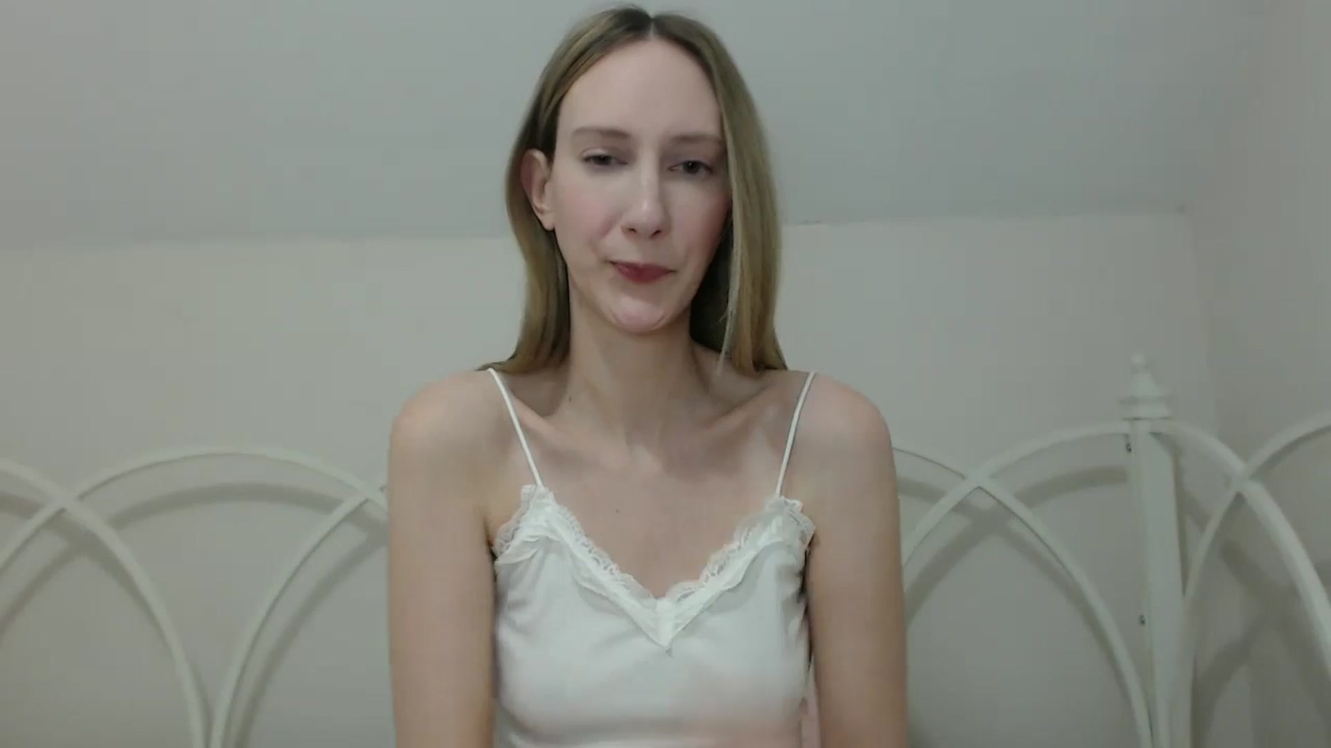 Gallery image thumbnail from ChloeMadden's myfreecams stream on, 05/13/2024, 04:18 image 3 of 20