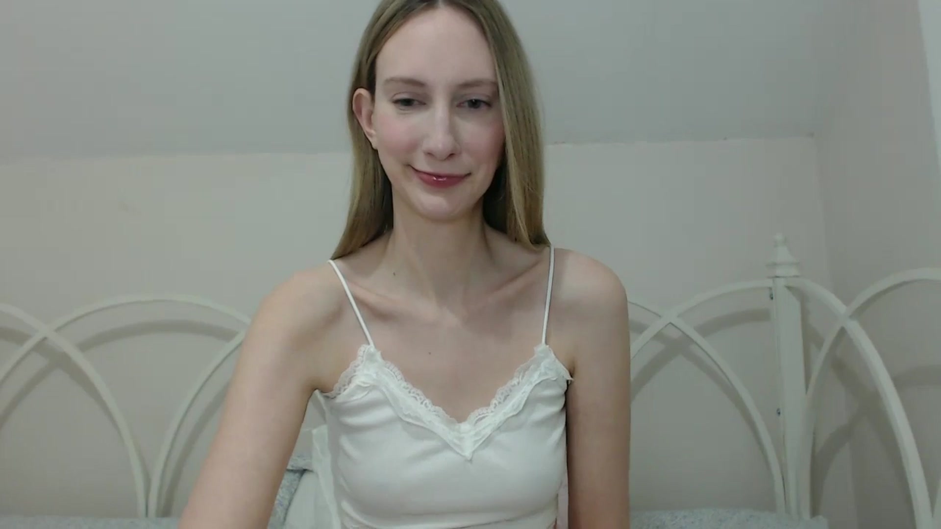 Gallery image thumbnail from ChloeMadden's myfreecams stream on, 05/13/2024, 04:18 image 9 of 20