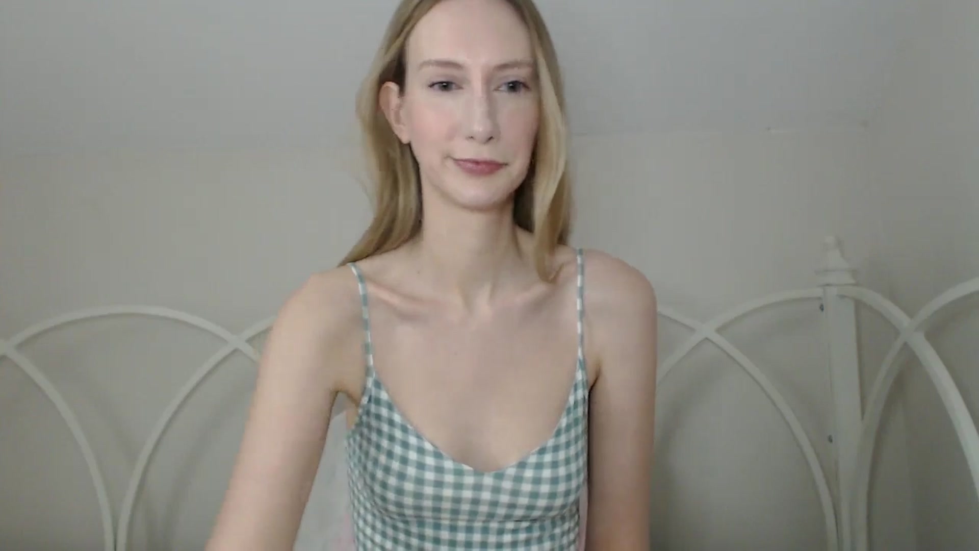 Gallery image thumbnail from ChloeMadden's myfreecams stream on, 05/13/2024, 22:57 image 10 of 20