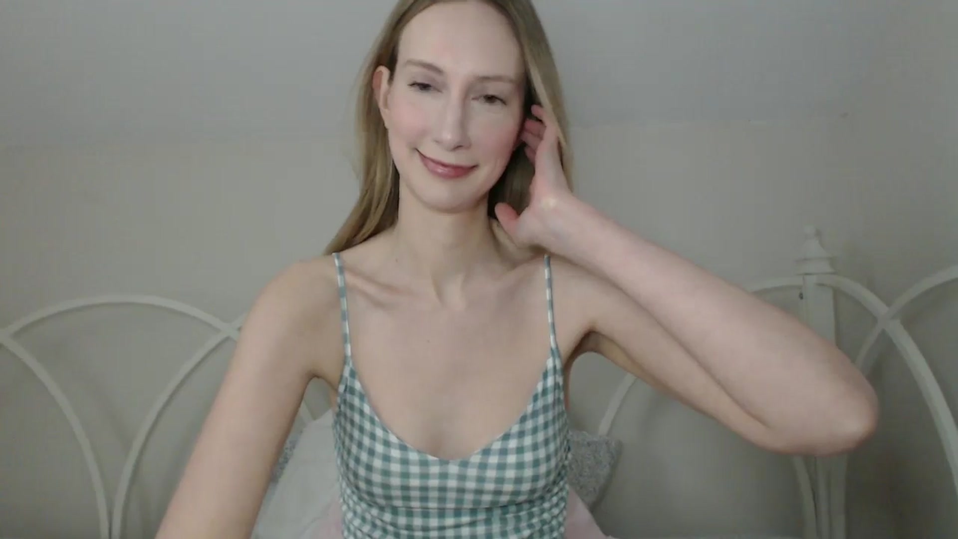 Gallery image thumbnail from ChloeMadden's myfreecams stream on, 05/13/2024, 22:57 image 11 of 20