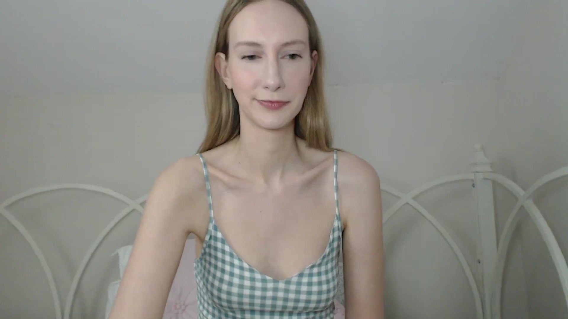 Gallery image thumbnail from ChloeMadden's myfreecams stream on, 05/13/2024, 22:57 image 8 of 20