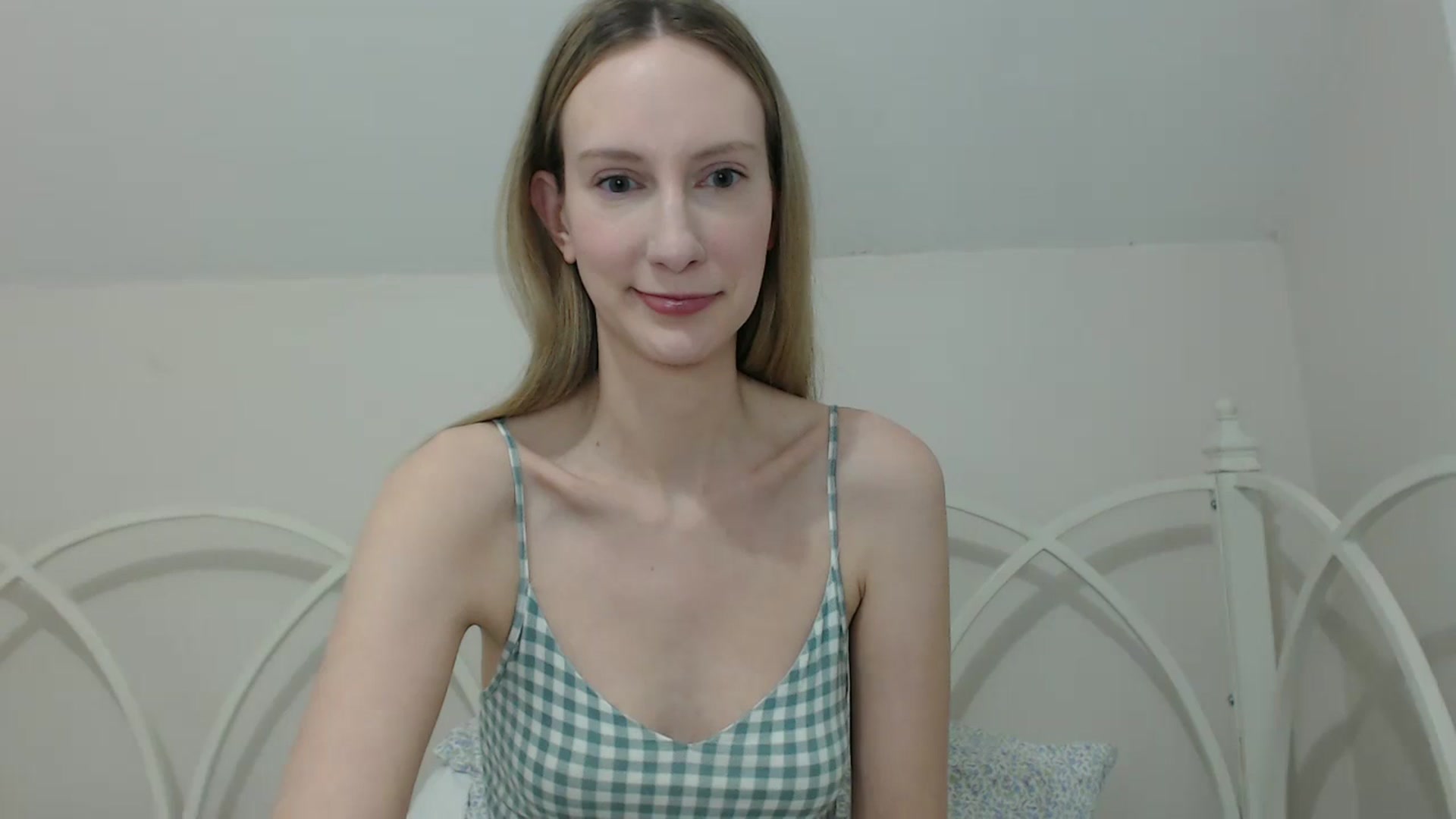 Gallery image thumbnail from ChloeMadden's myfreecams stream on, 05/14/2024, 02:14 image 2 of 20