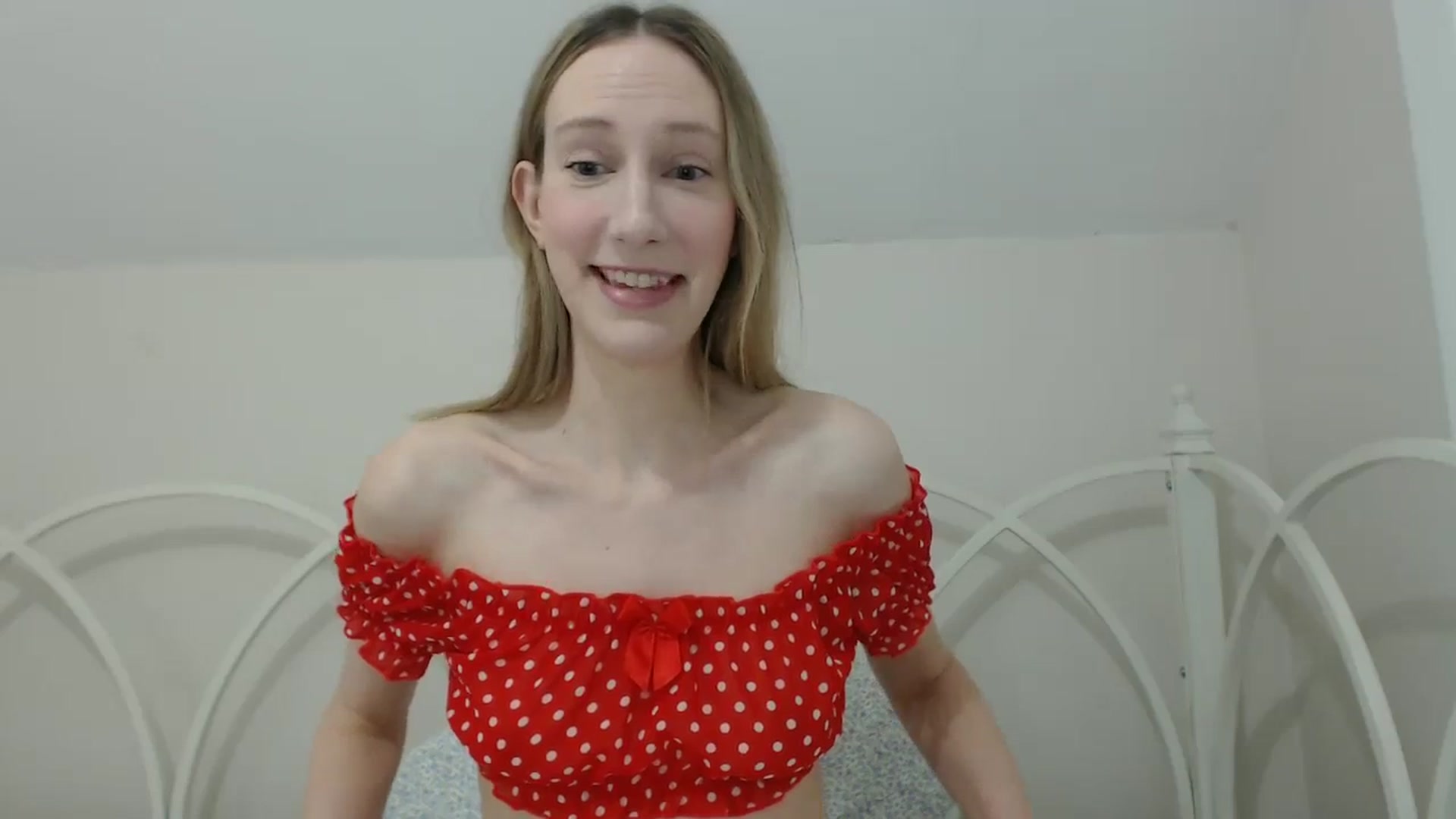Gallery image thumbnail from ChloeMadden's myfreecams stream on, 05/16/2024, 22:37 image 17 of 20