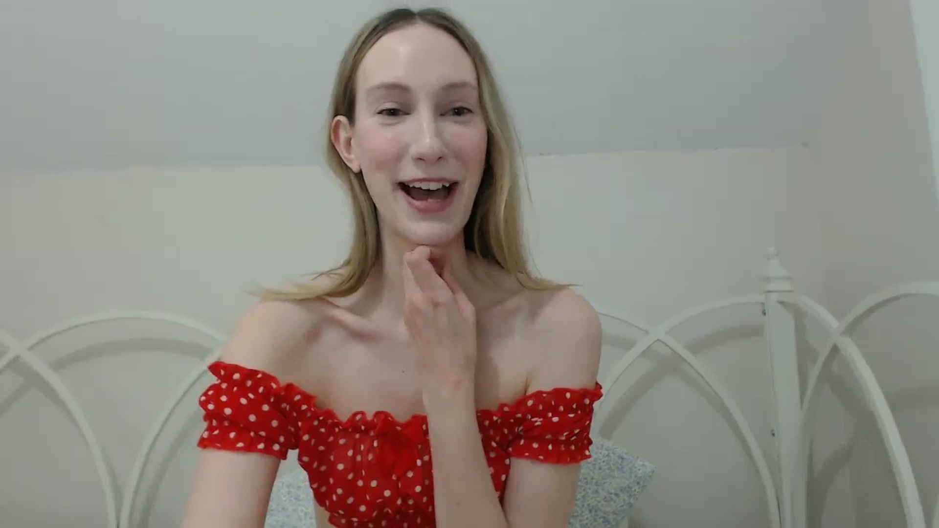 Gallery image thumbnail from ChloeMadden's myfreecams stream on, 05/16/2024, 22:37 image 15 of 20