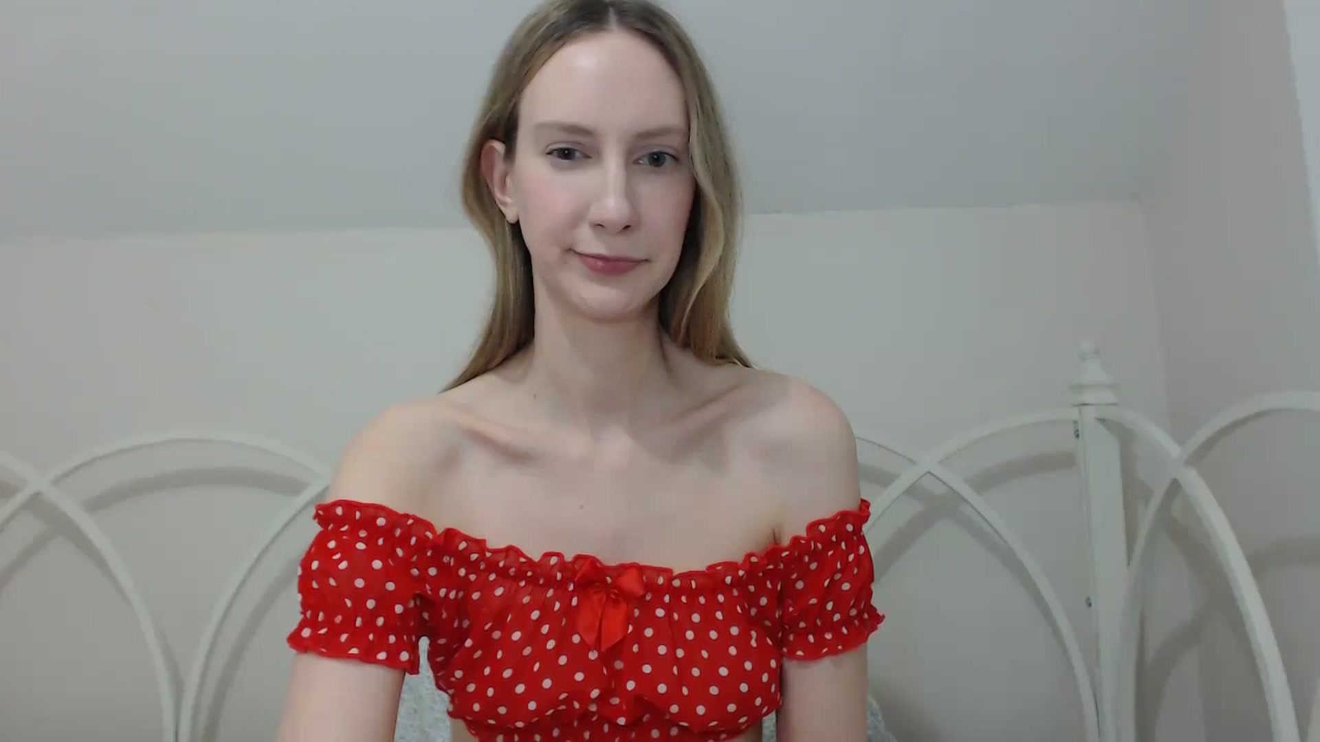 Gallery image thumbnail from ChloeMadden's myfreecams stream on, 05/17/2024, 03:55 image 3 of 20